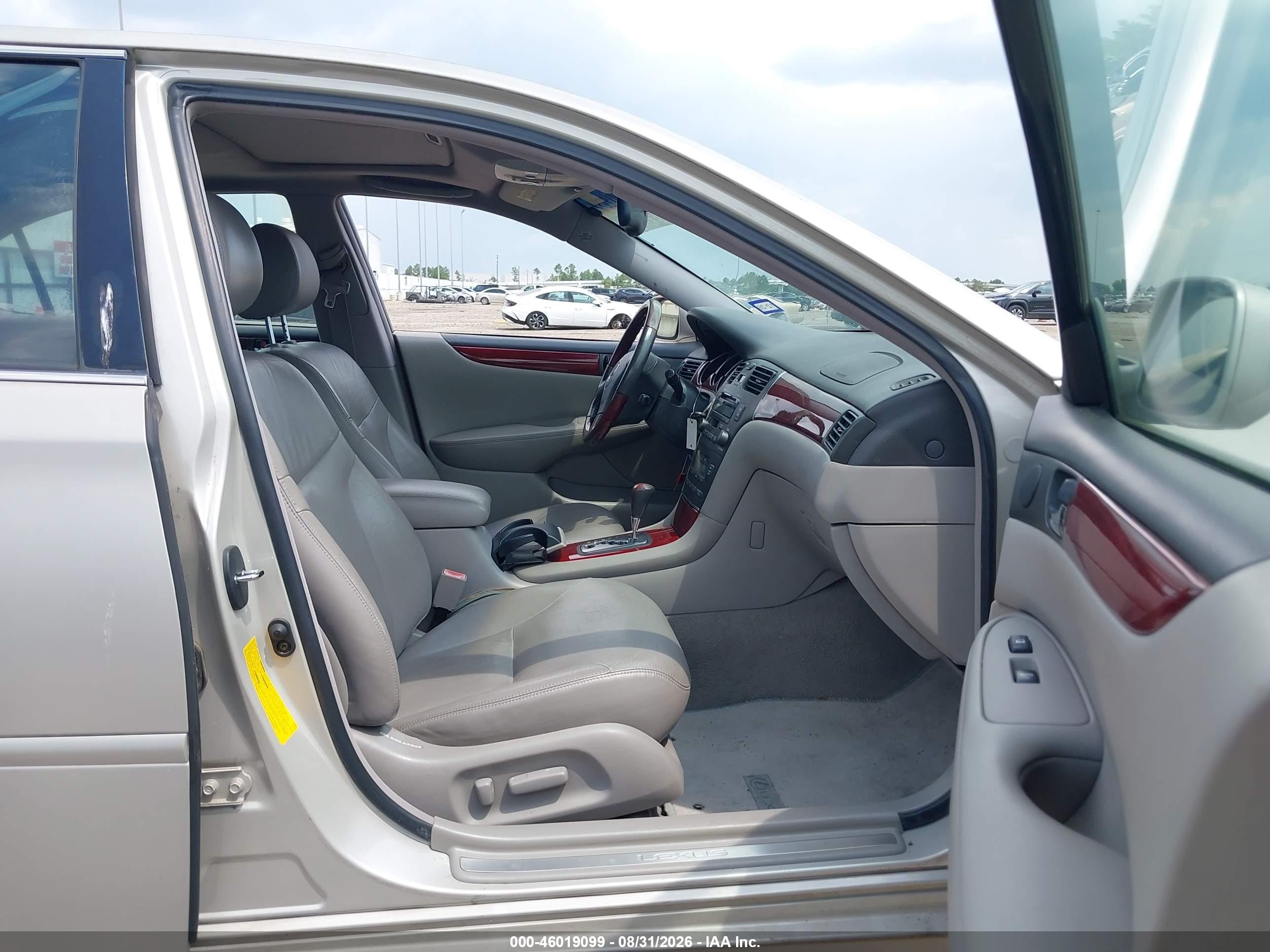 2003 Lexus Es 300   Silver vin: JTHBF30GX30087690