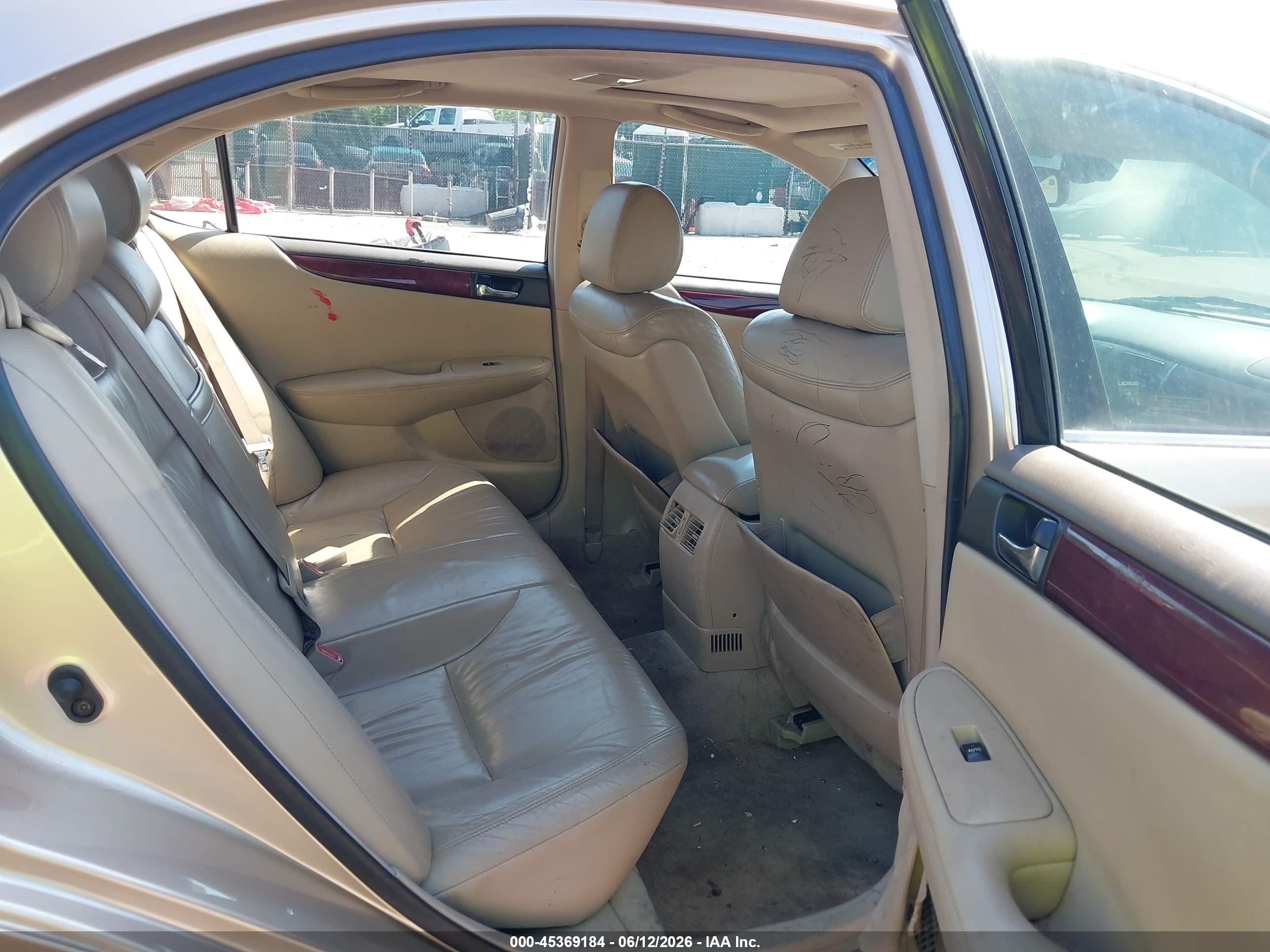 2003 Lexus Es 300 Gold vin: JTHBF30GX30103077