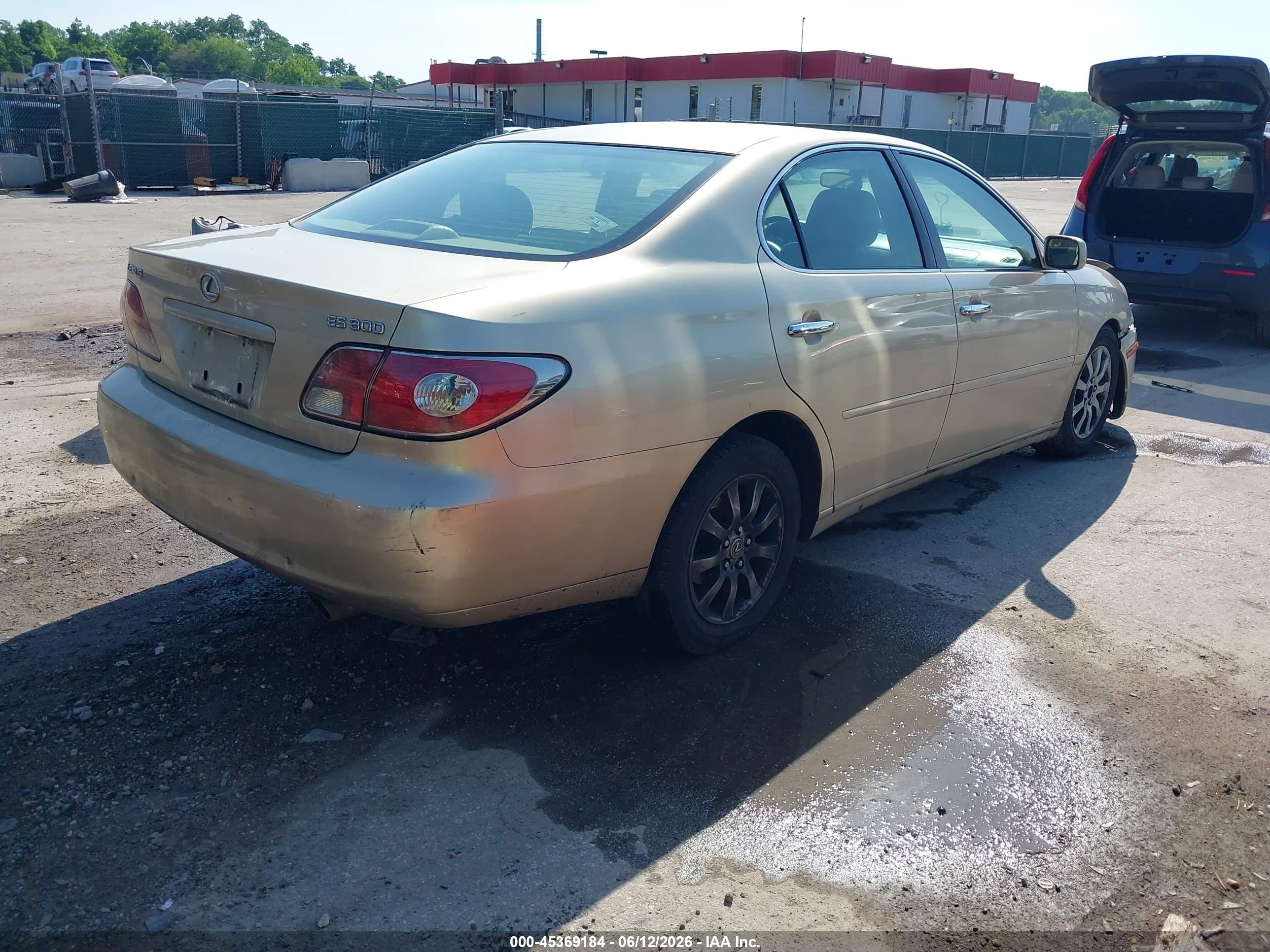 2003 Lexus Es 300 Gold vin: JTHBF30GX30103077