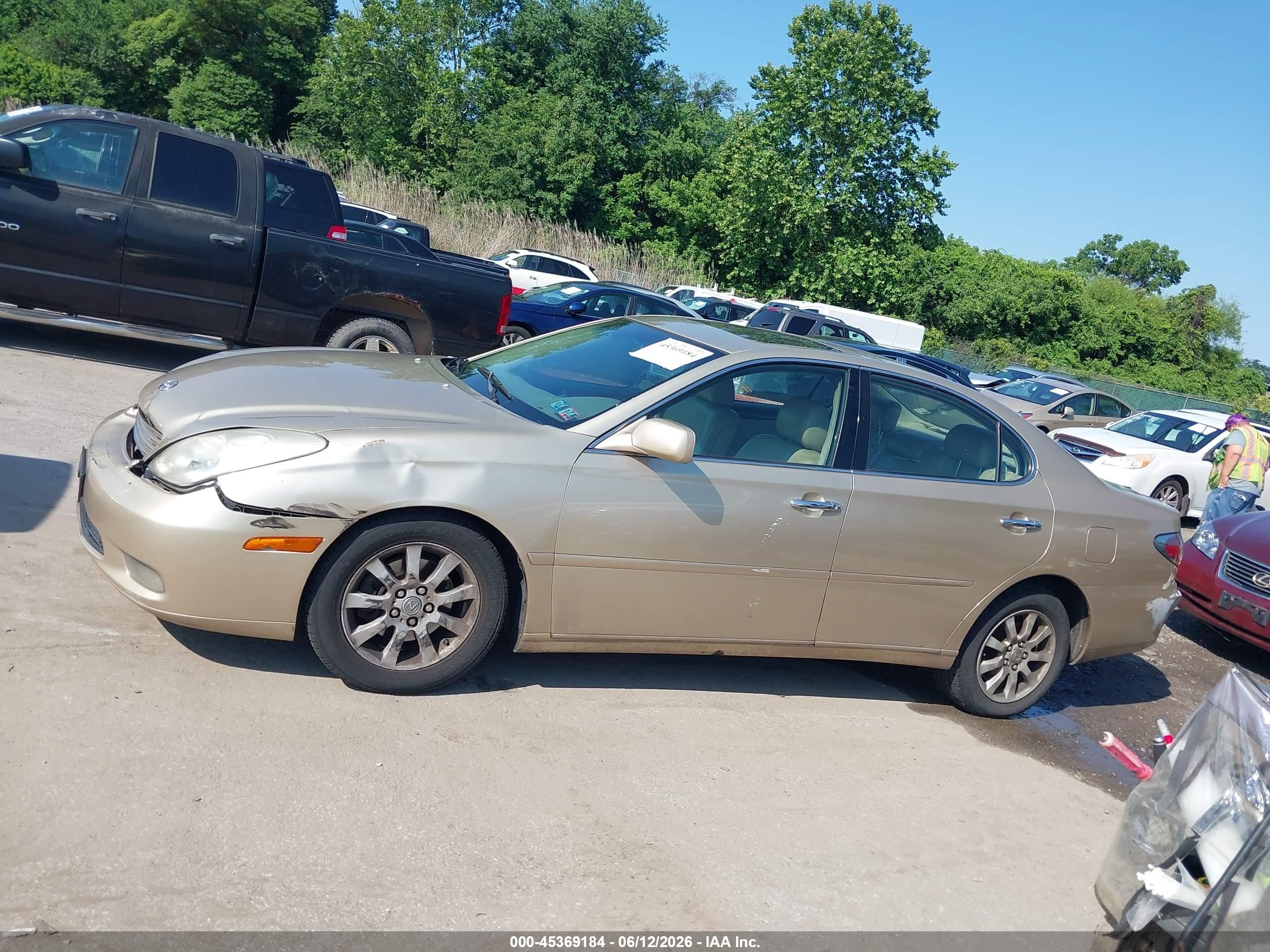 2003 Lexus Es 300 Gold vin: JTHBF30GX30103077
