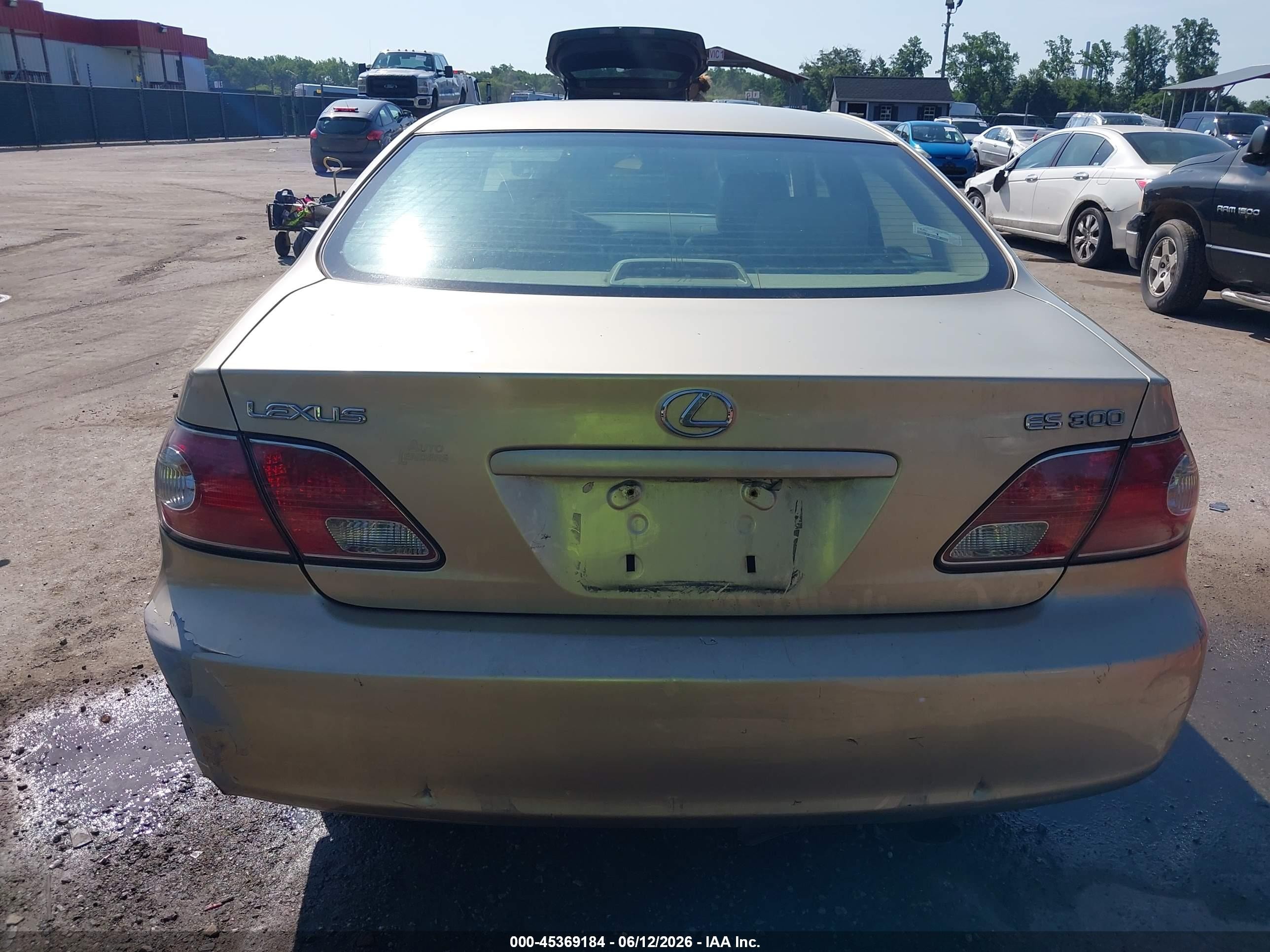 2003 Lexus Es 300 Gold vin: JTHBF30GX30103077