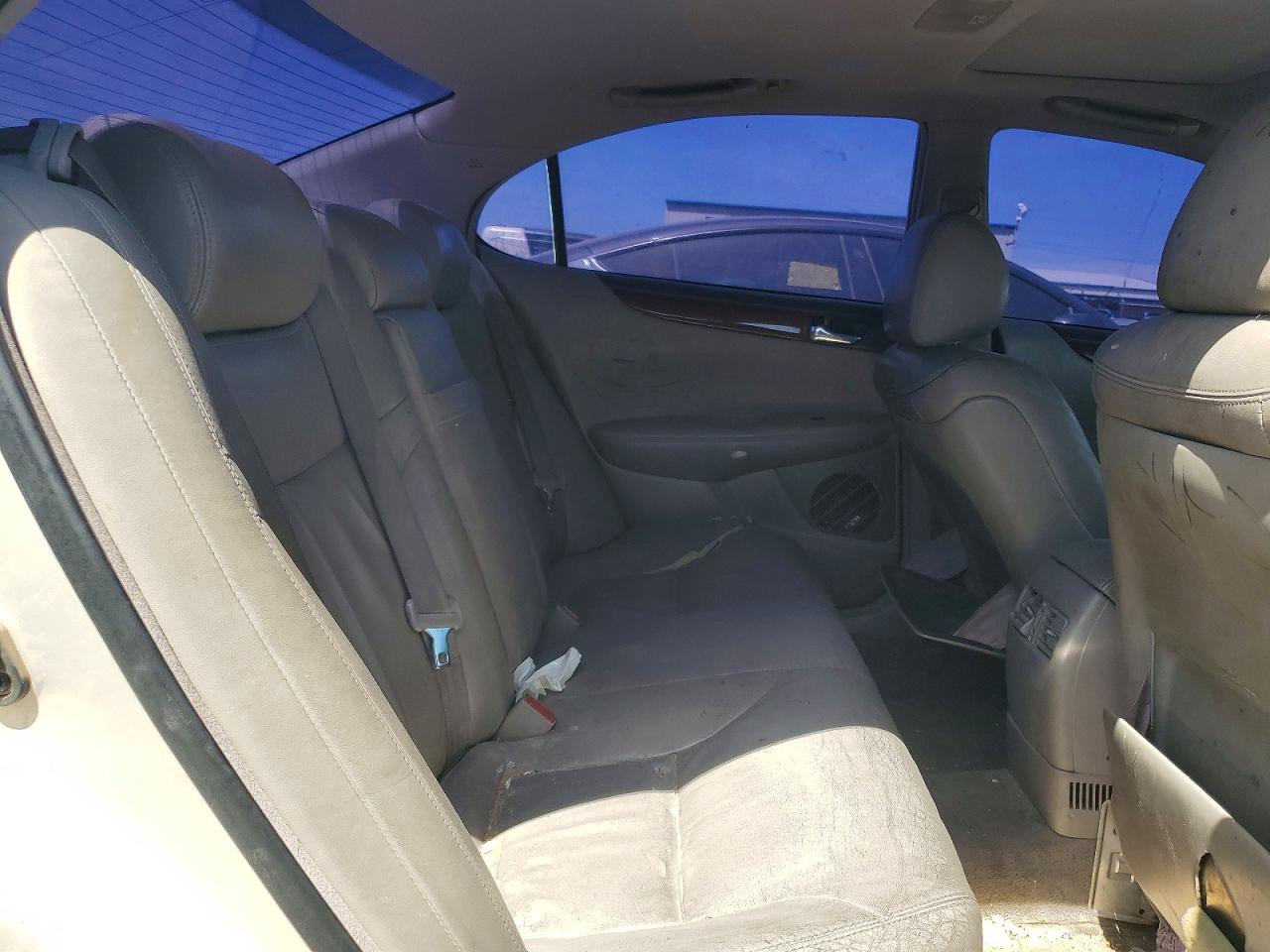 2003 Lexus Es 300 Tan vin: JTHBF30GX30119795