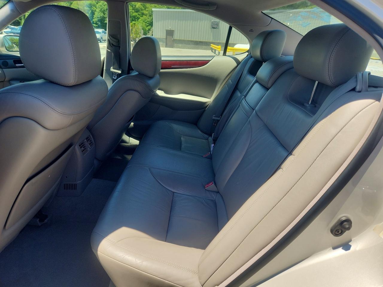 2003 Lexus Es 300 Silver vin: JTHBF30GX30128920