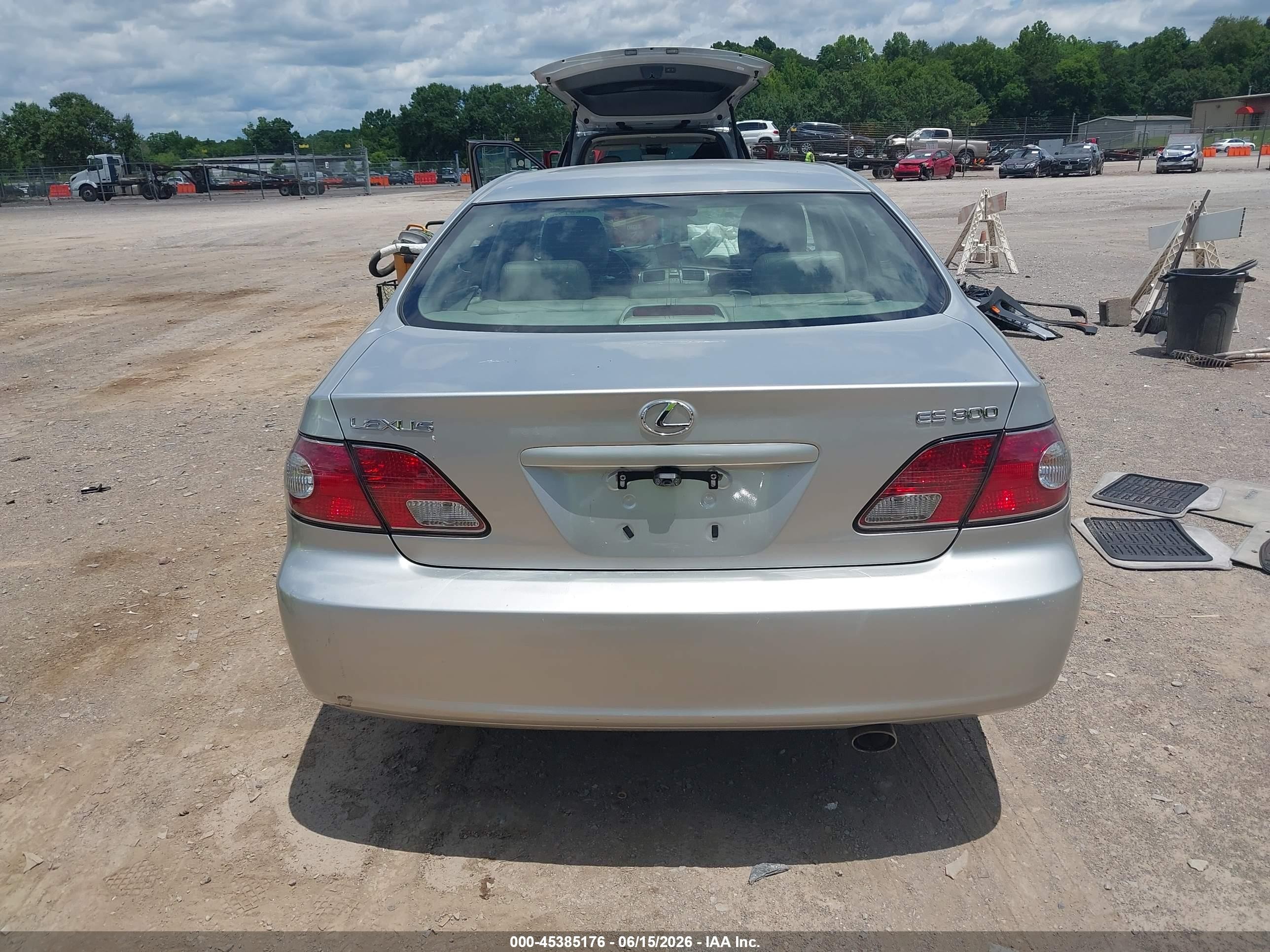2003 Lexus Es 300   Серебряный vin: JTHBF30GX30149024