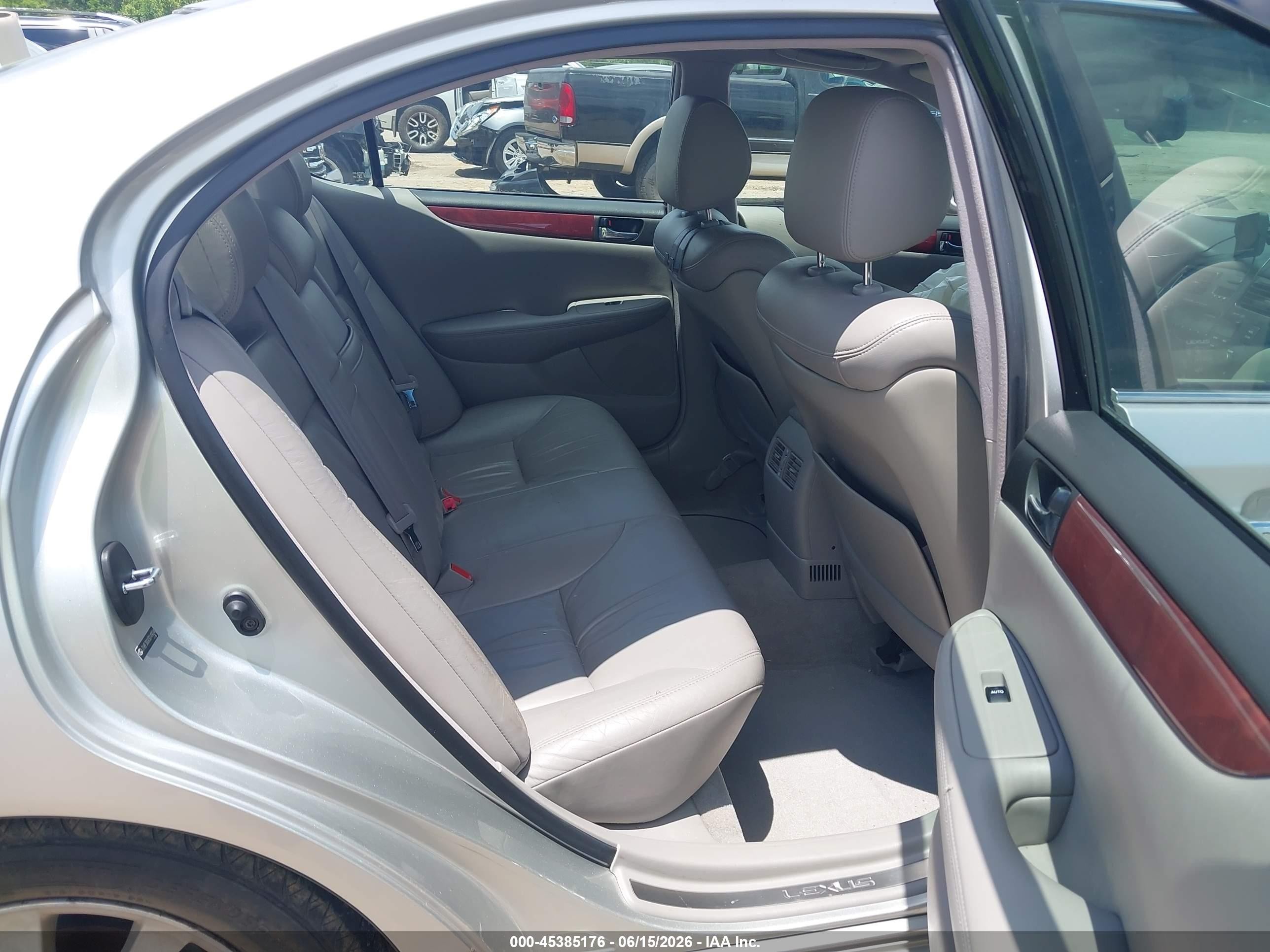 2003 Lexus Es 300   Серебряный vin: JTHBF30GX30149024