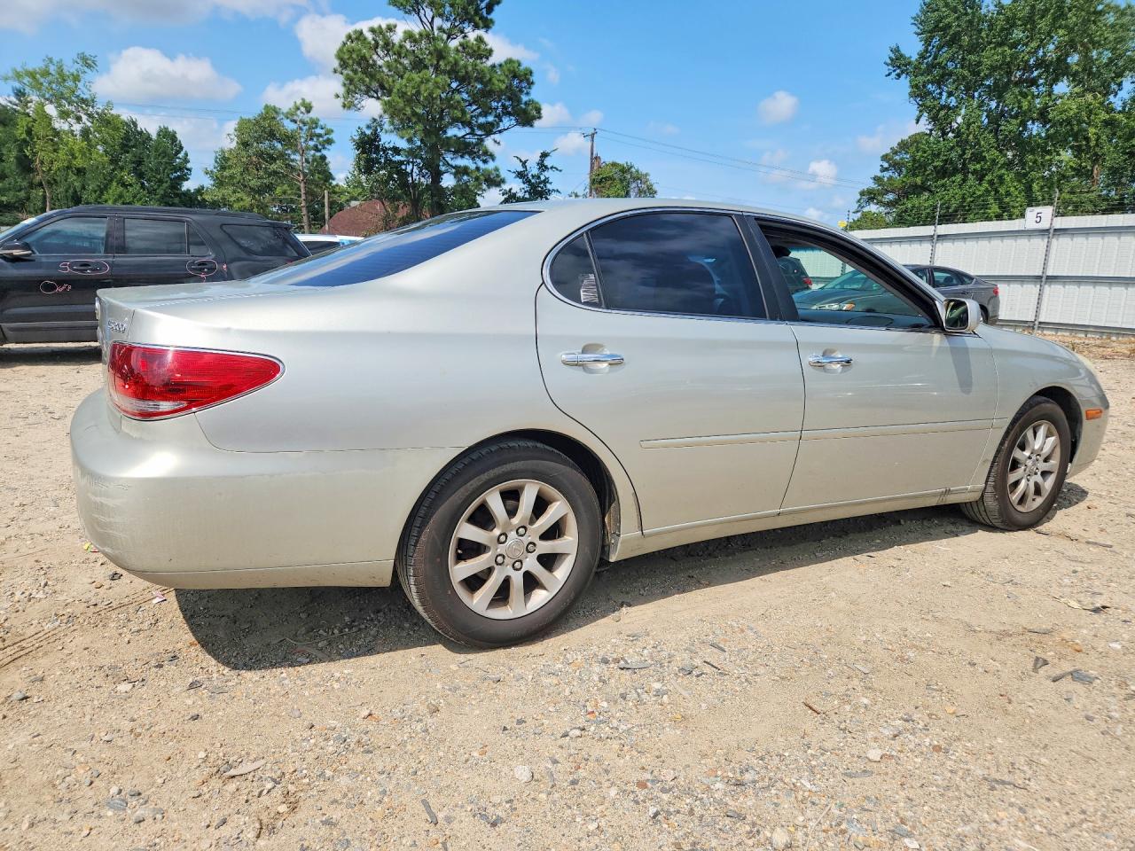 2003 Lexus Es 300 Silver vin: JTHBF30GX36019631
