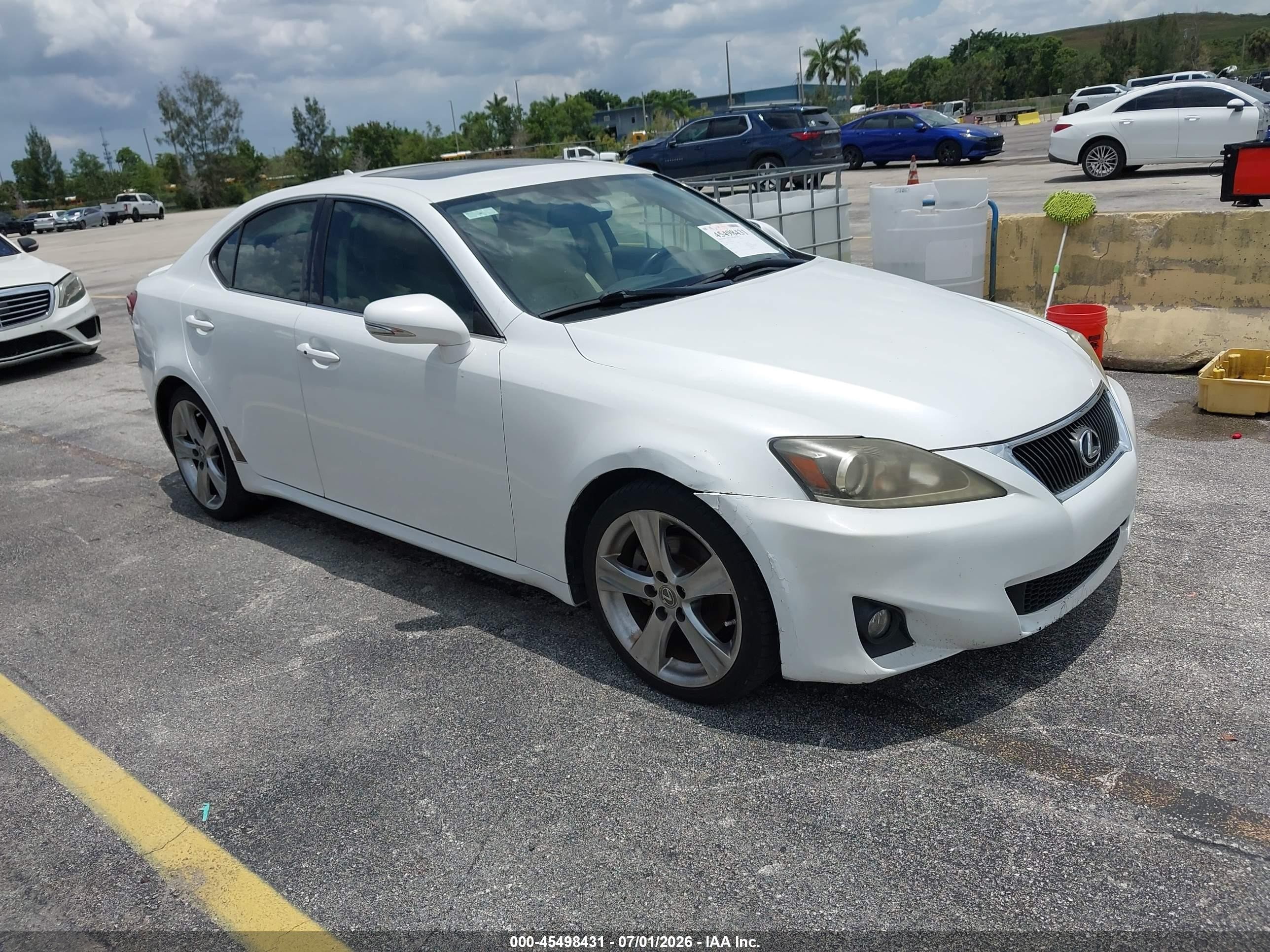 2013 Lexus Is 250   White vin: JTHBF5C21D5192814
