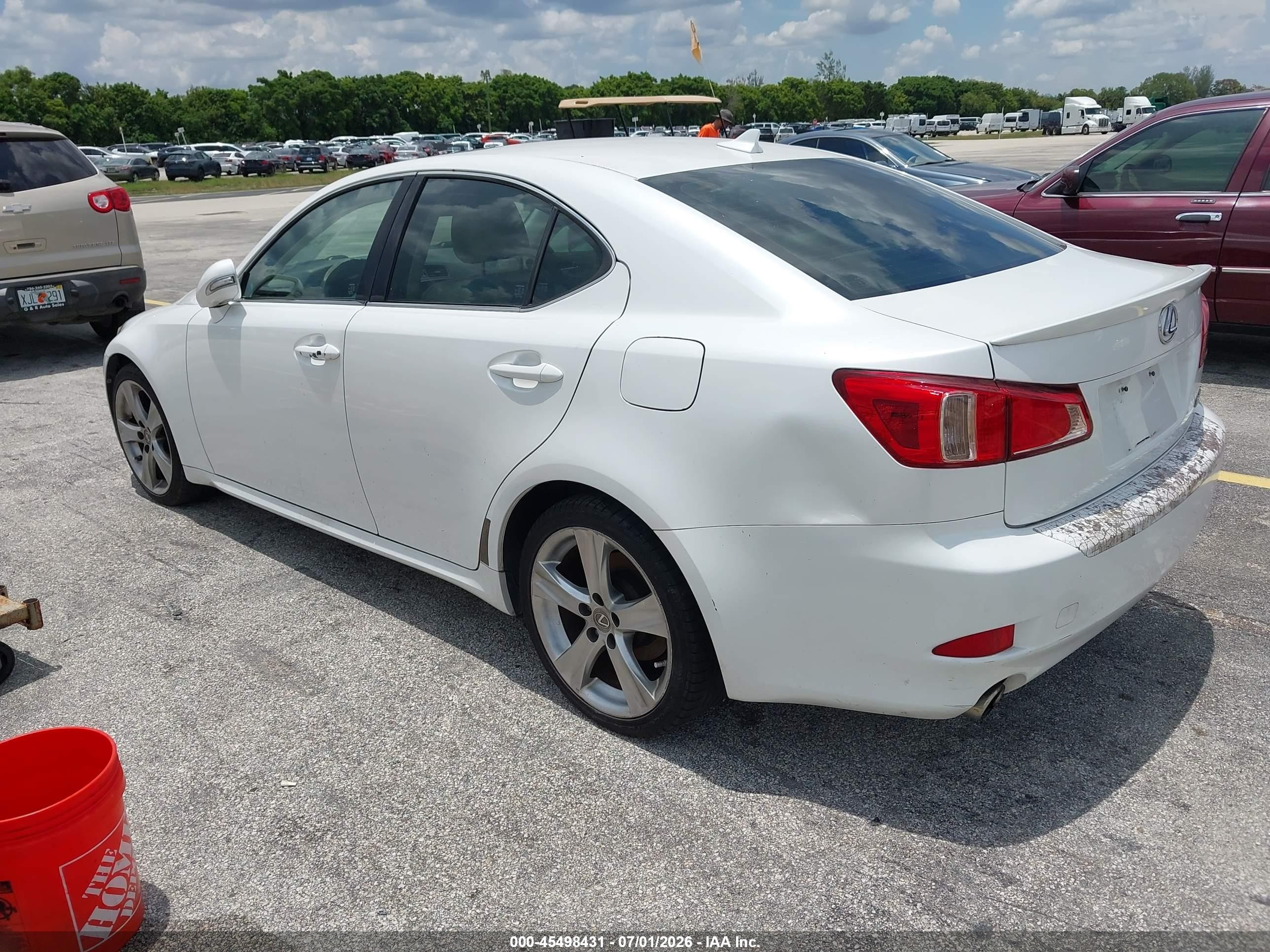 2013 Lexus Is 250   White vin: JTHBF5C21D5192814