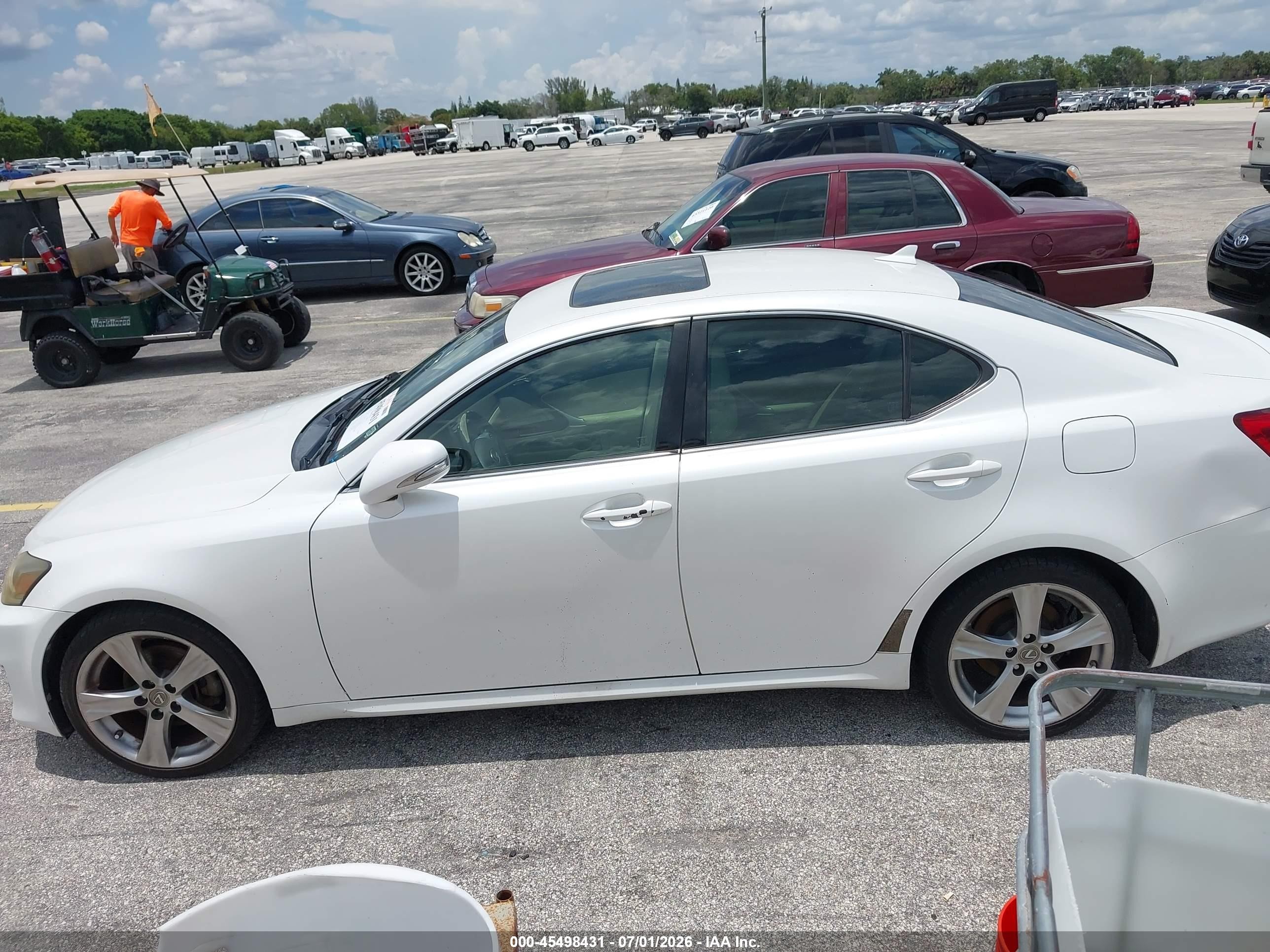 2013 Lexus Is 250   White vin: JTHBF5C21D5192814