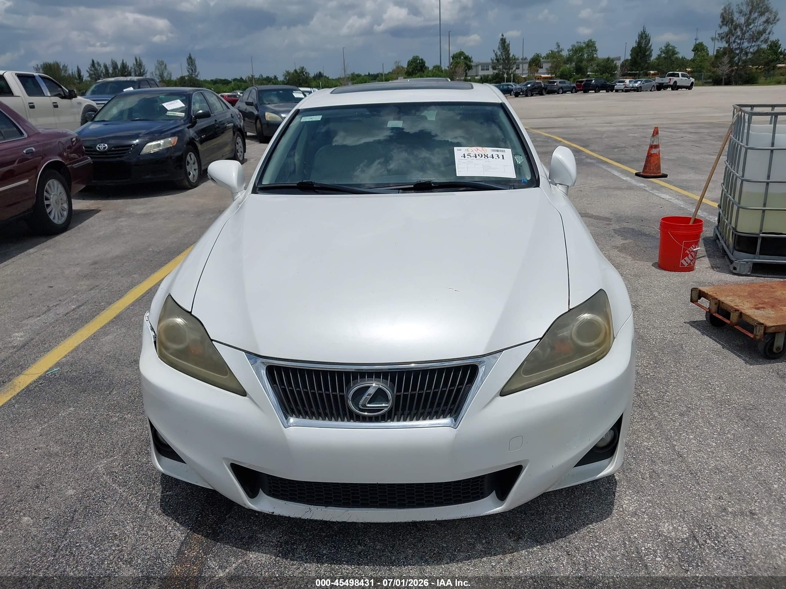 2013 Lexus Is 250   White vin: JTHBF5C21D5192814