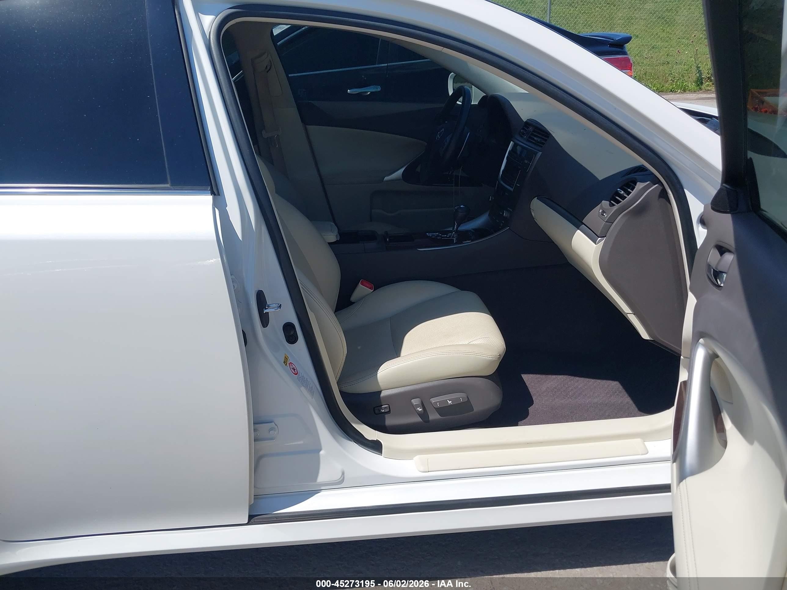 2012 Lexus Is 250   White vin: JTHBF5C22C5165412