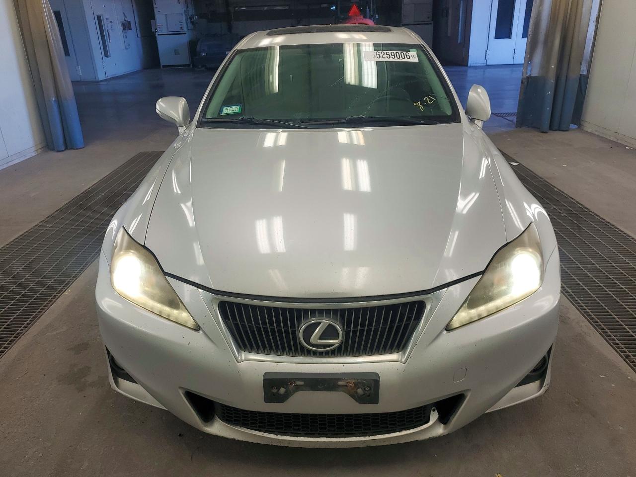 2011 Lexus Is 250 Base Серебряный vin: JTHBF5C23B5156670