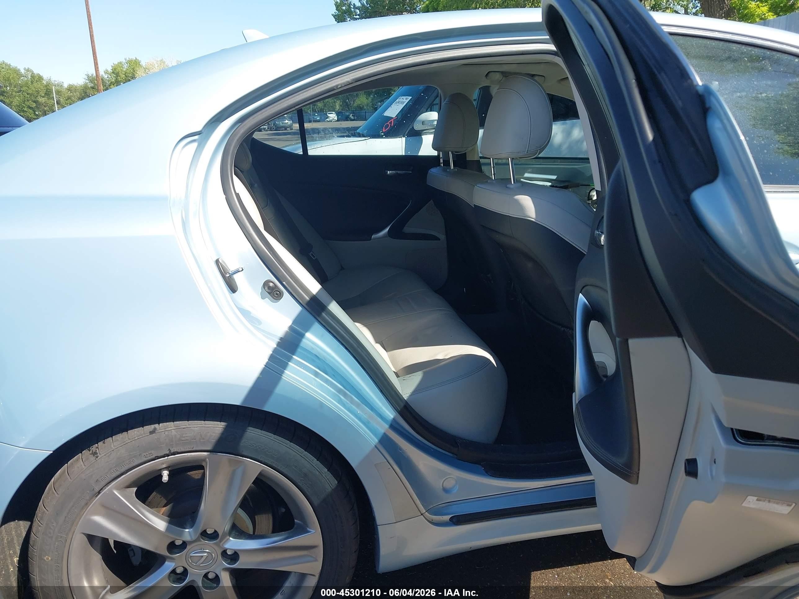 2011 Lexus Is 250 Light Blue vin: JTHBF5C24B5153342