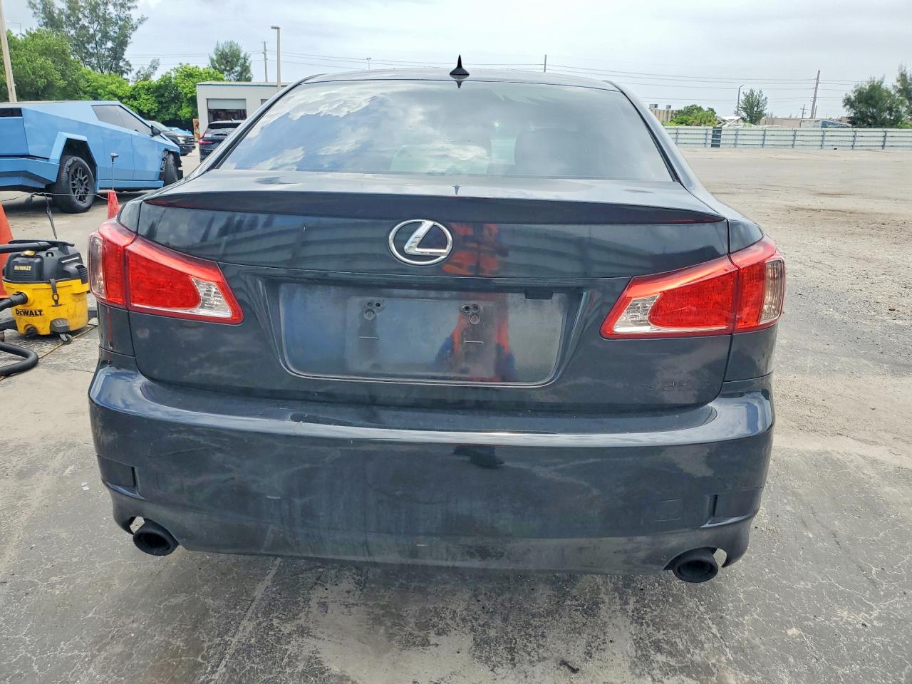 2011 Lexus Is 250 Черный vin: JTHBF5C27B5141606
