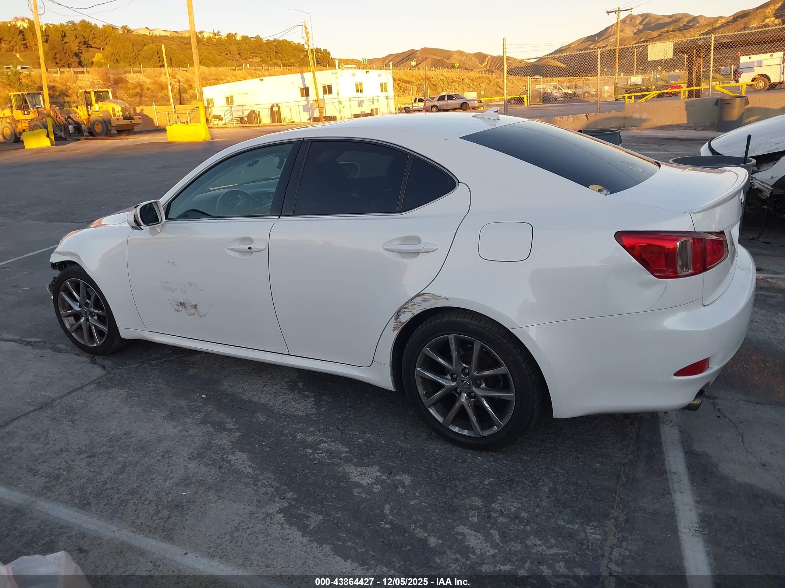 2011 Lexus Is 250   White vin: JTHBF5C27B5149074