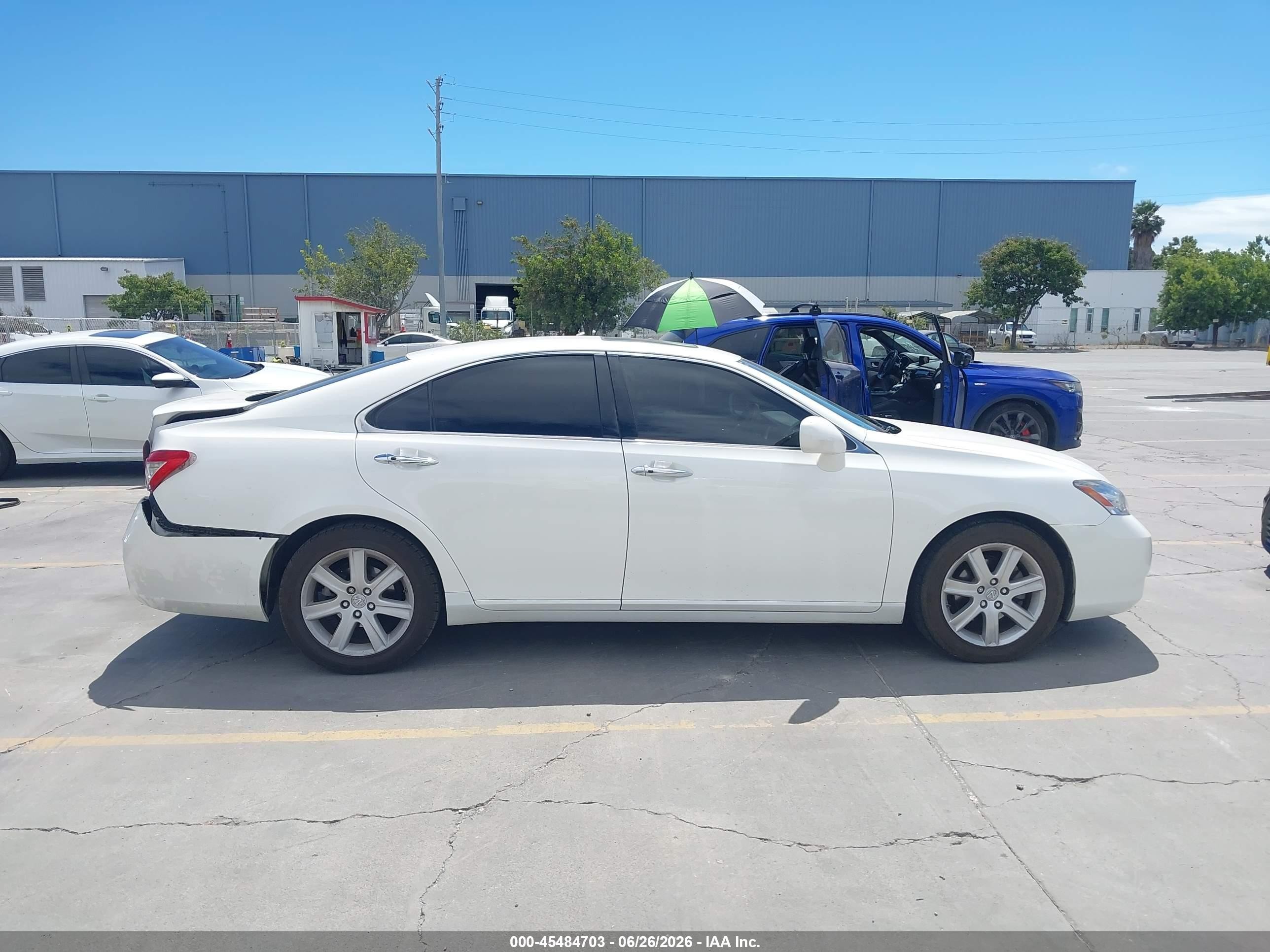 2007 Lexus Es 350   White vin: JTHBJ46G172015802