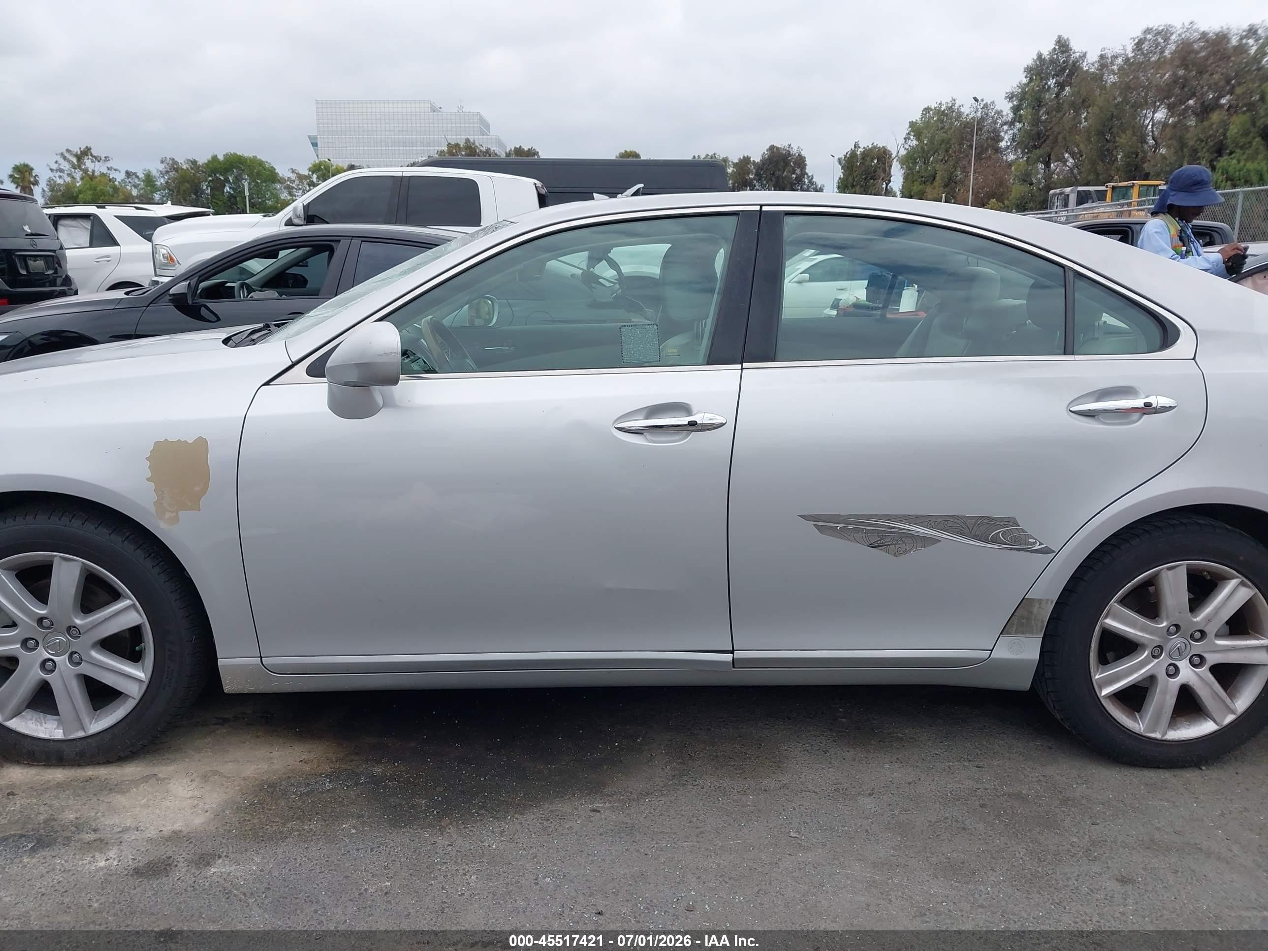 2009 Lexus Es 350   Silver vin: JTHBJ46G192341683
