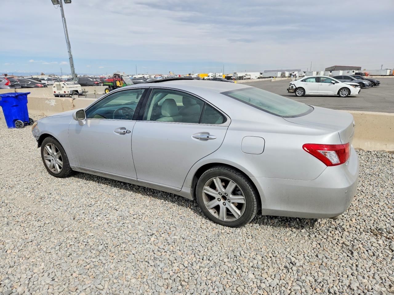 2009 Lexus Es 350 Base Серебряный vin: JTHBJ46G392290025