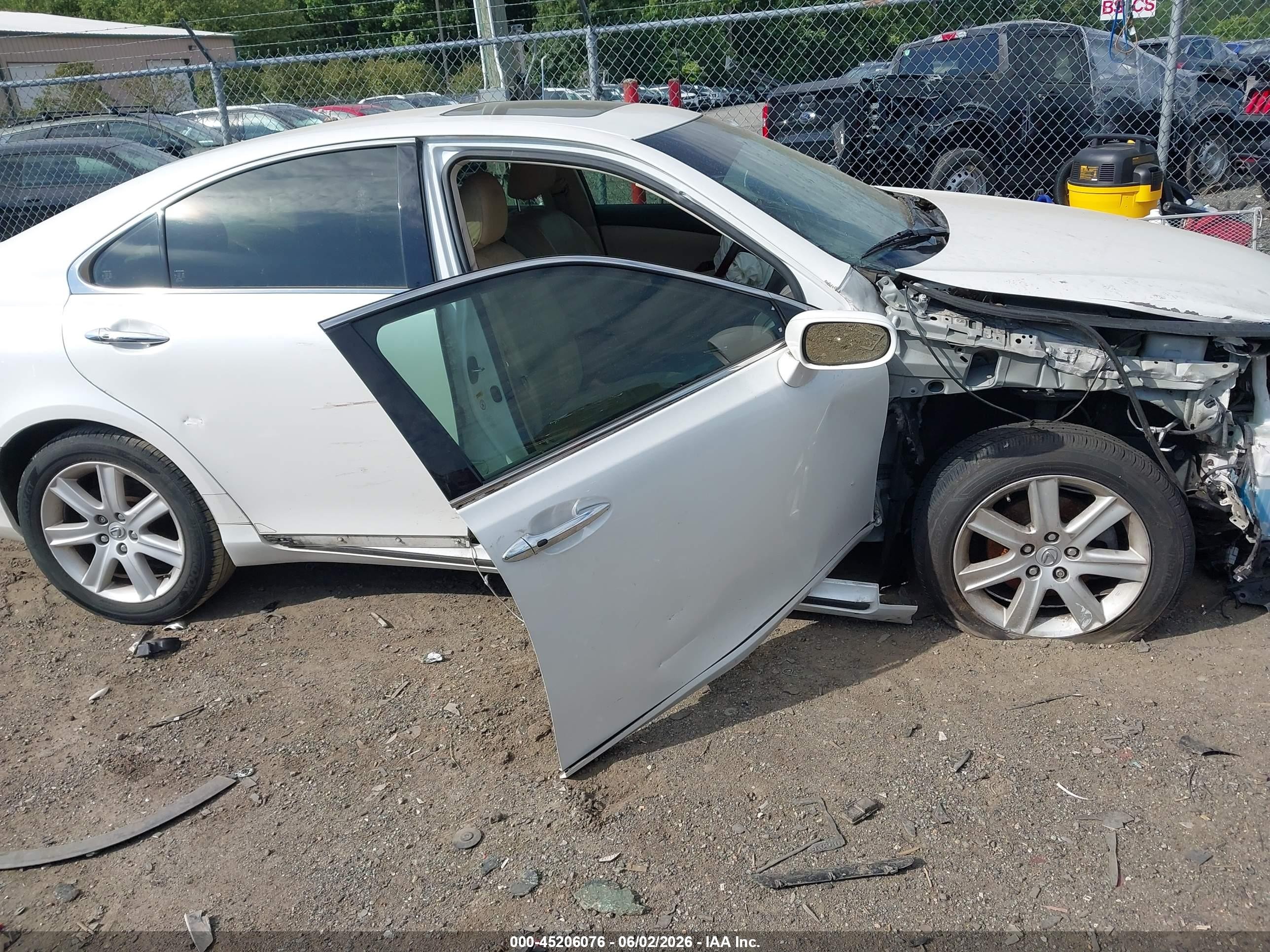2009 Lexus Es 350   White vin: JTHBJ46G392305235