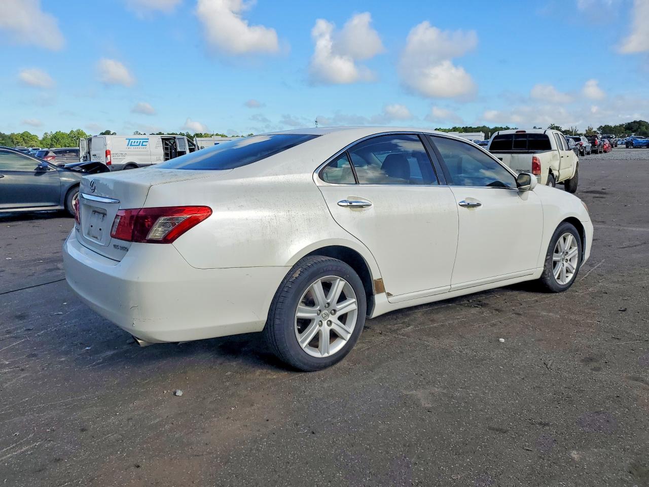 2009 Lexus Es 350 White vin: JTHBJ46G392332399