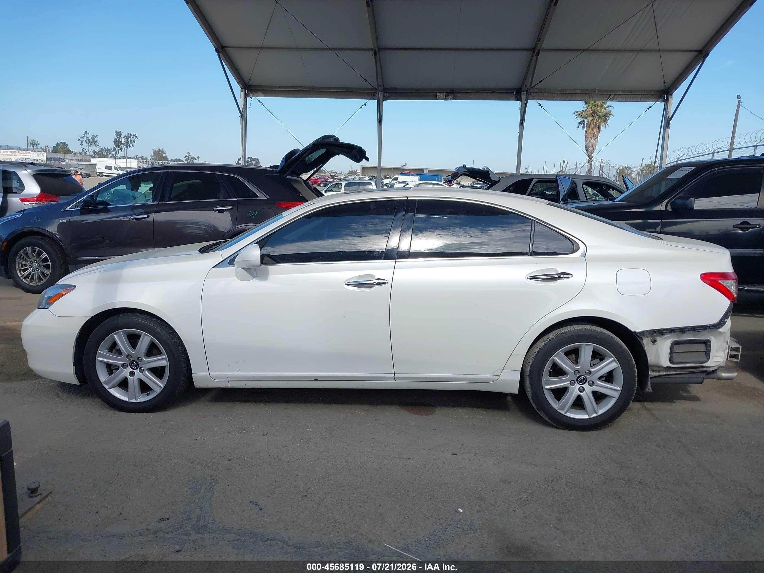 2008 Lexus Es 350   White vin: JTHBJ46G582204423