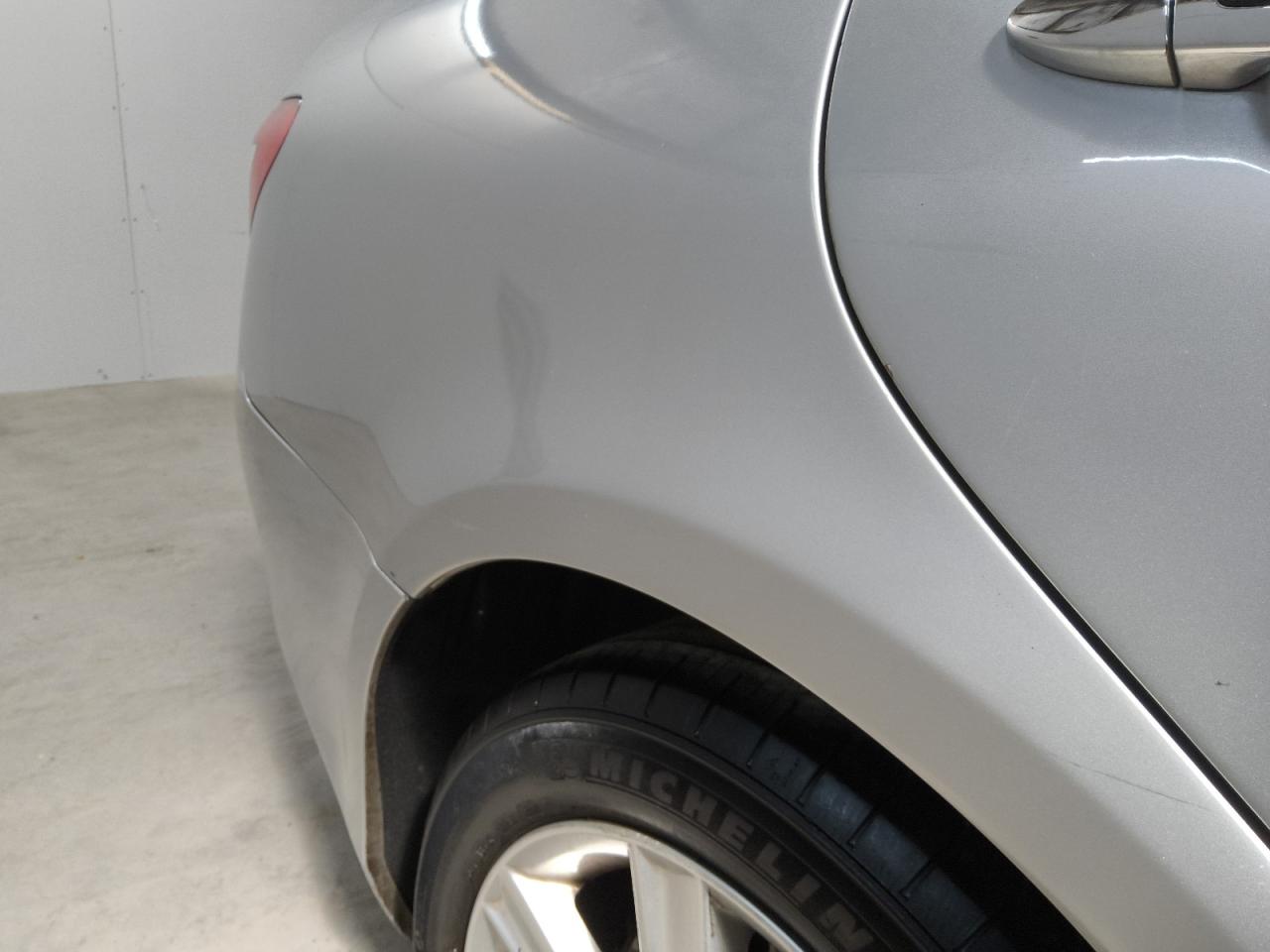 2009 Lexus Es 350 Silver vin: JTHBJ46G592310582 Damage: Right Qtr Panel, Heavy Scratch, 1 To 2 Inches
