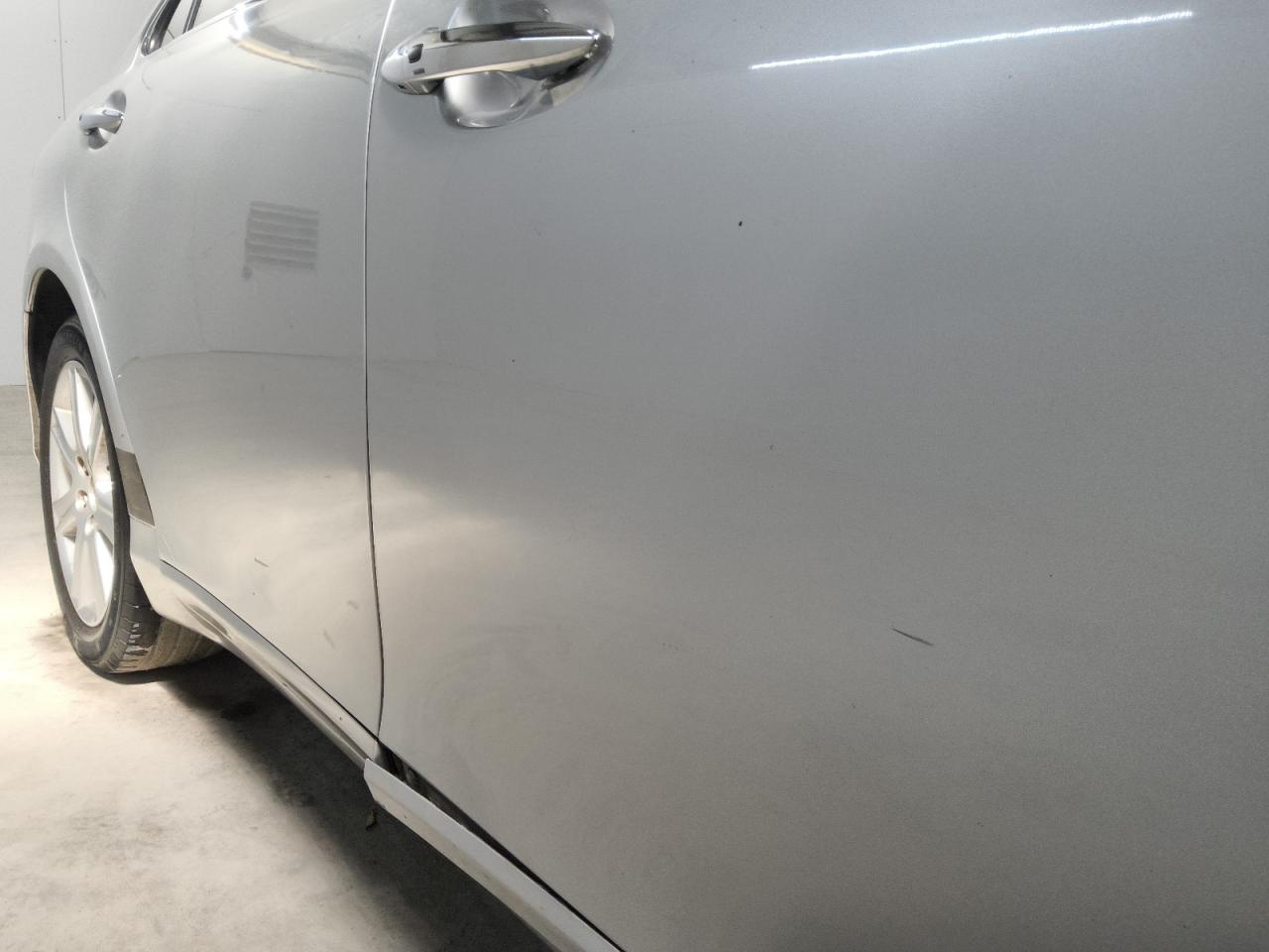2009 Lexus Es 350 Silver vin: JTHBJ46G592310582 Damage: Right Front Door, Heavy Scratch, 2 To 3 Inches