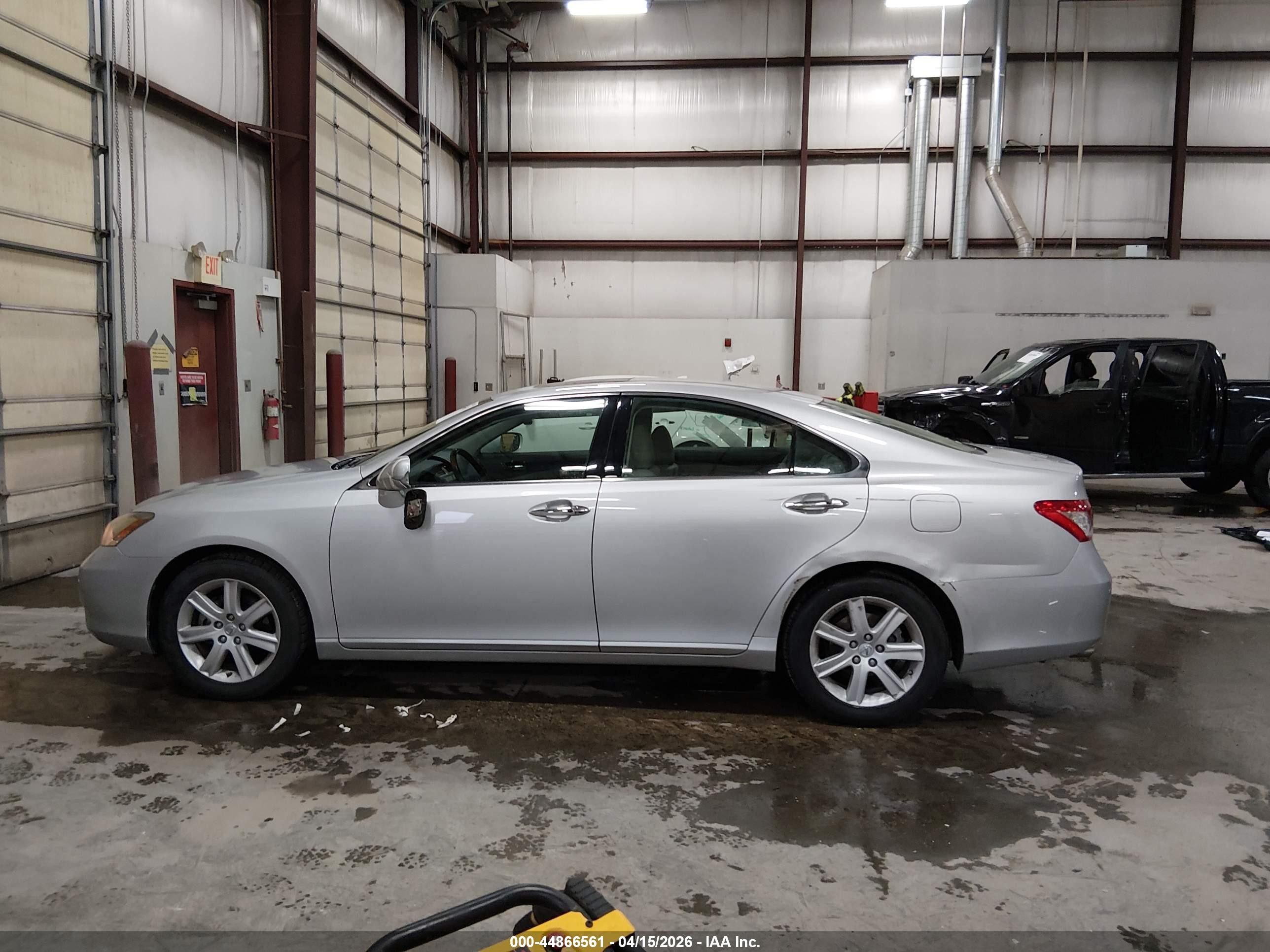 2009 Lexus Es 350   Silver vin: JTHBJ46G692337726