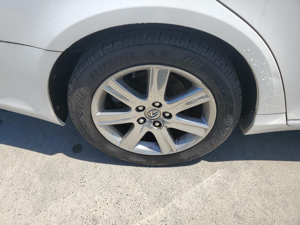 2008 Lexus Es 350 White vin: JTHBJ46G882268617 Damage: Right Rear Wheel, Curb Rash, 4 To 5 Inches