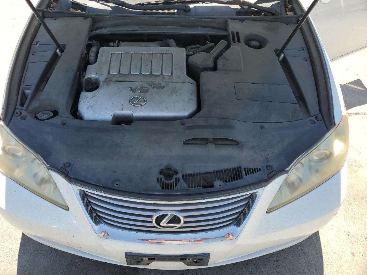 2008 Lexus Es 350 White vin: JTHBJ46G882268617 Damage: Left Head Lamp, Faded, Repair Required