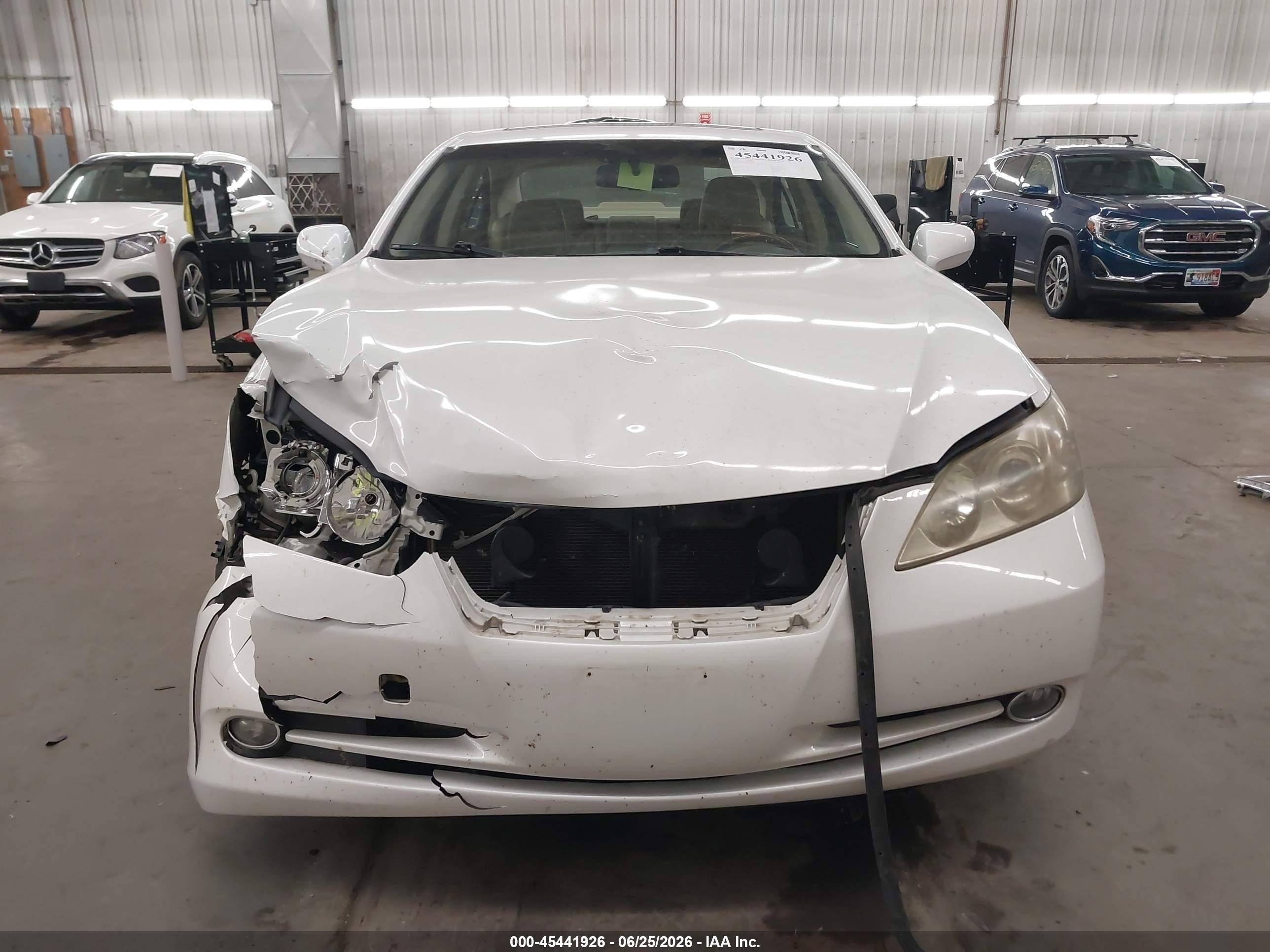 2009 Lexus Es 350   White vin: JTHBJ46GX92289180