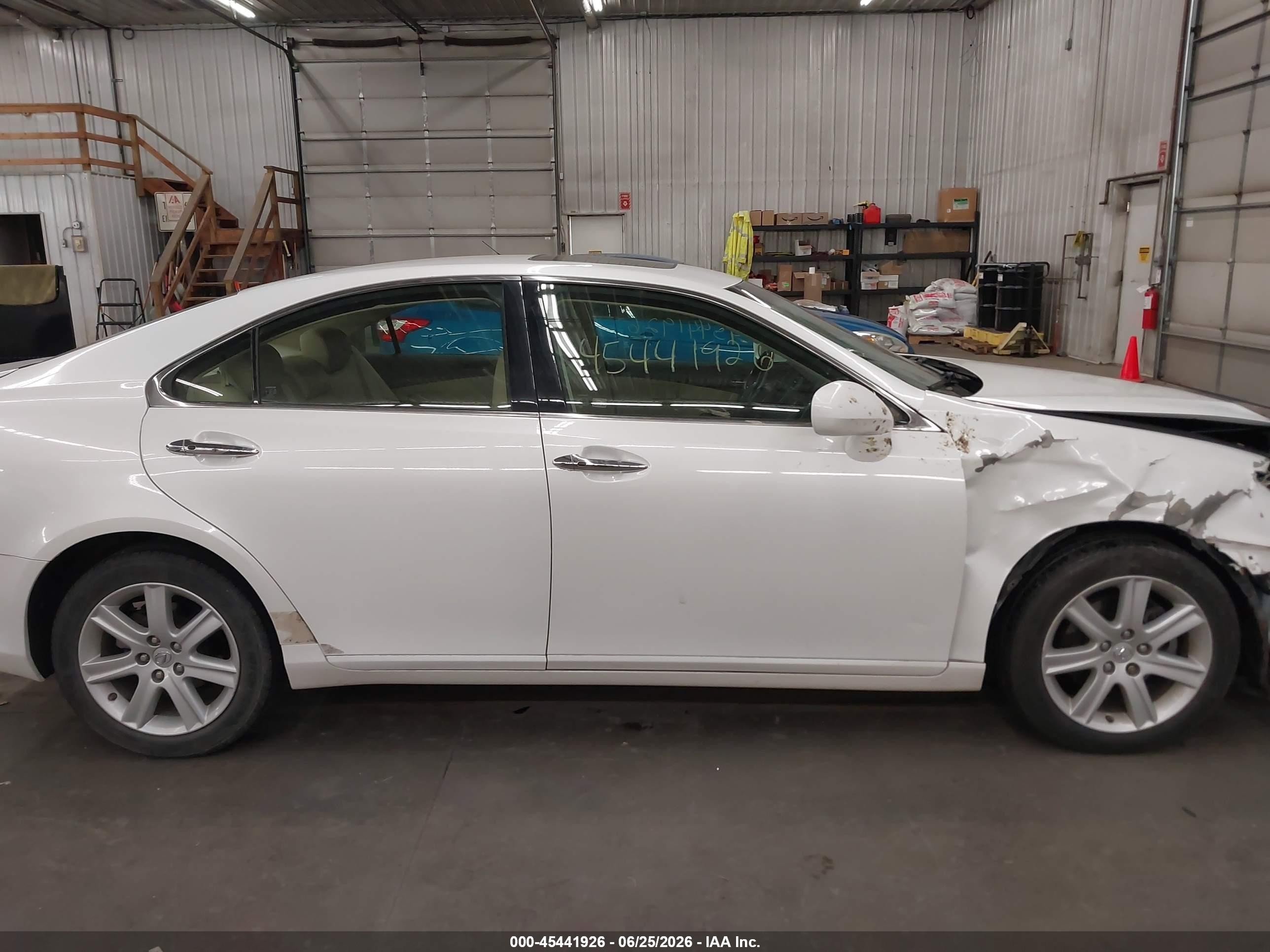 2009 Lexus Es 350   White vin: JTHBJ46GX92289180