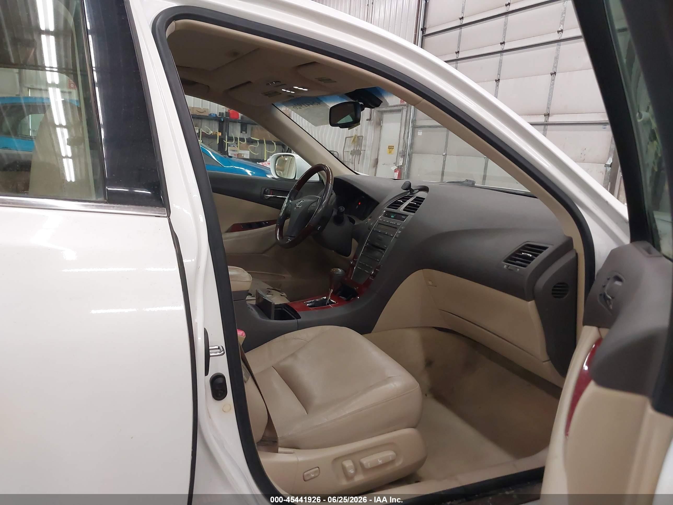 2009 Lexus Es 350   White vin: JTHBJ46GX92289180