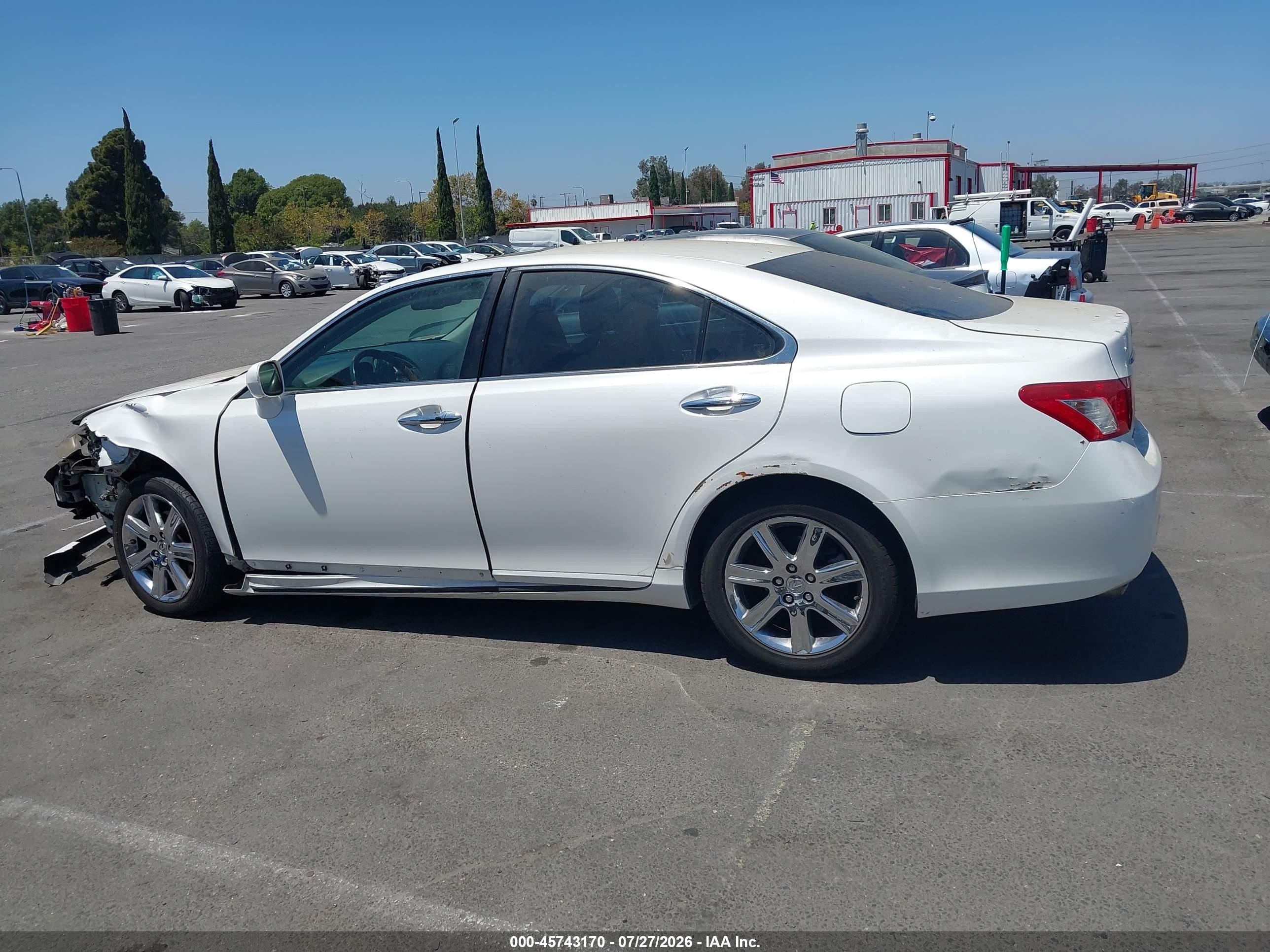 2009 Lexus Es 350   White vin: JTHBJ46GX92337745