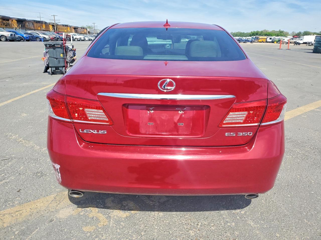 2010 Lexus Es 350 Red vin: JTHBK1EG0A2360422
