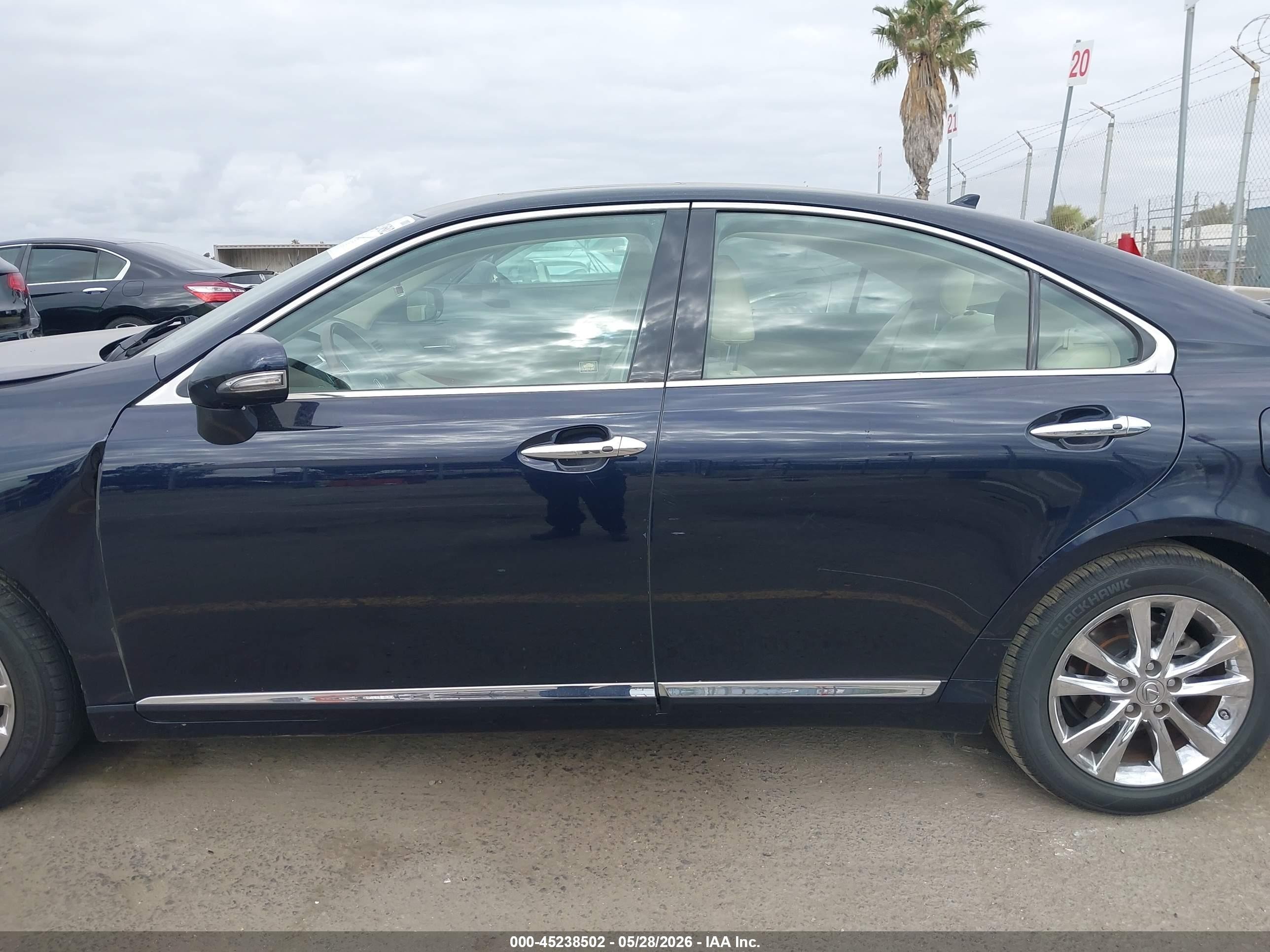 2010 Lexus Es 350   Black vin: JTHBK1EG0A2376183