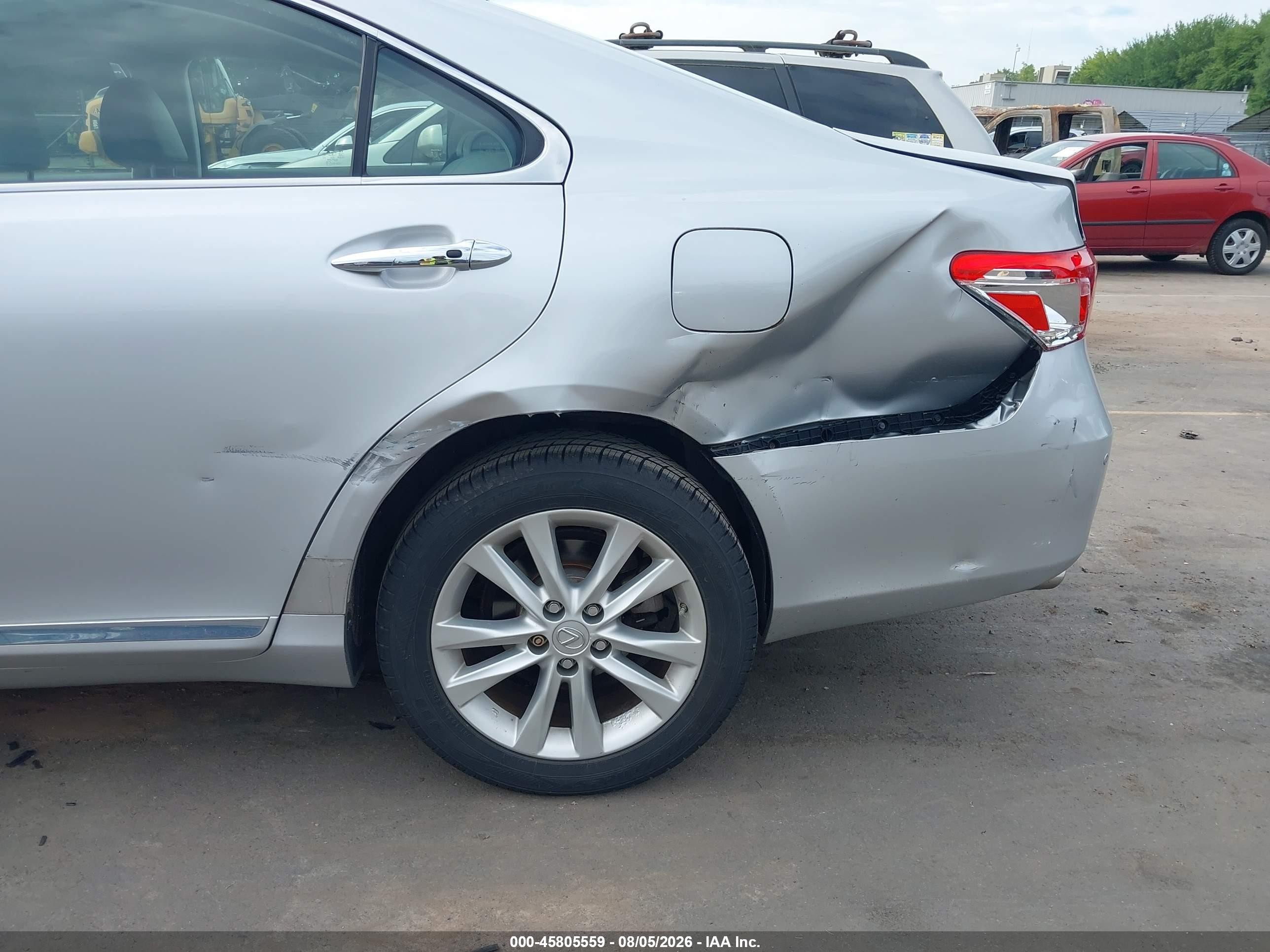 2010 Lexus Es 350 Silver vin: JTHBK1EG0A2390908