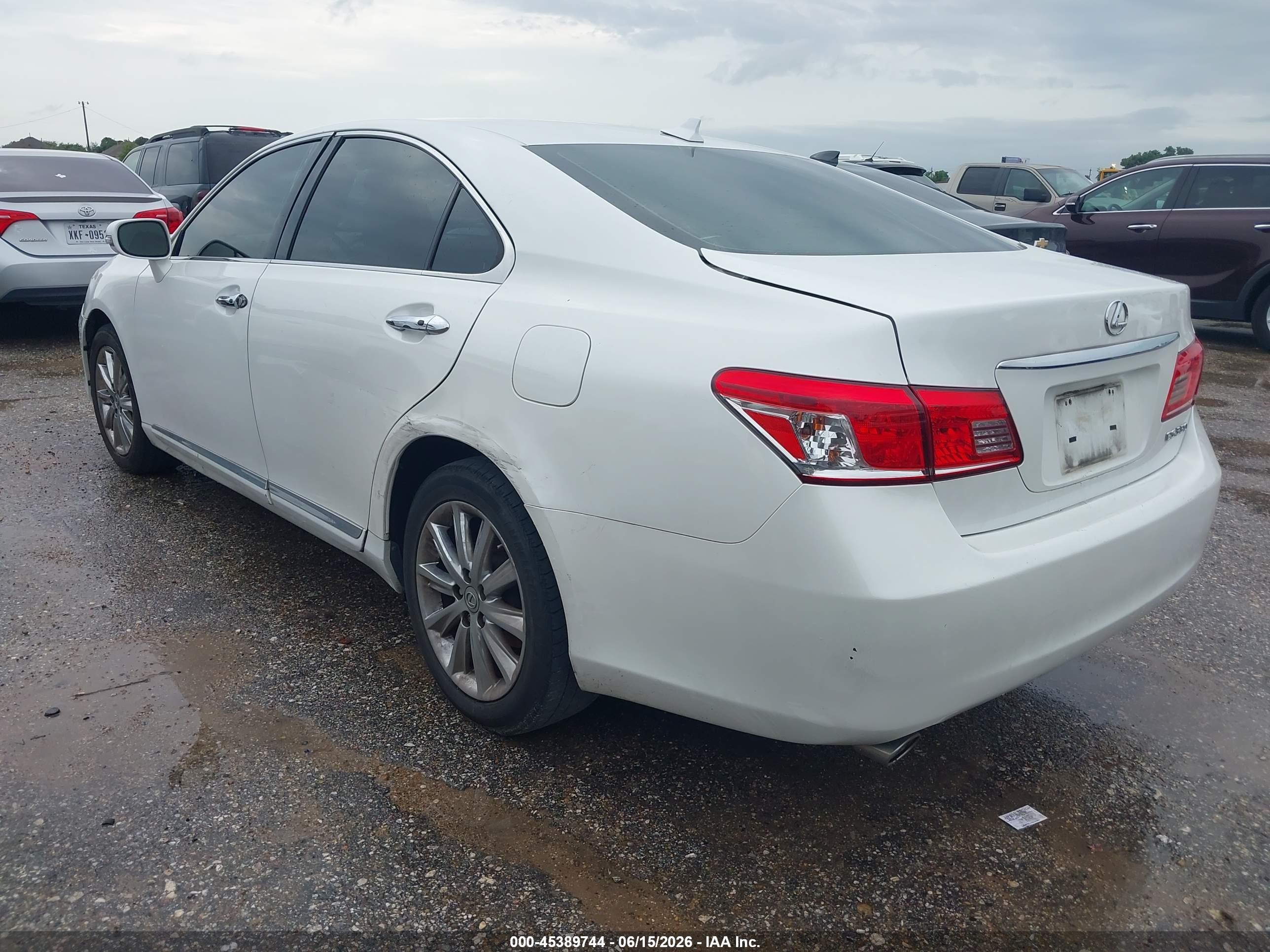 2011 Lexus Es 350   White vin: JTHBK1EG0B2445357