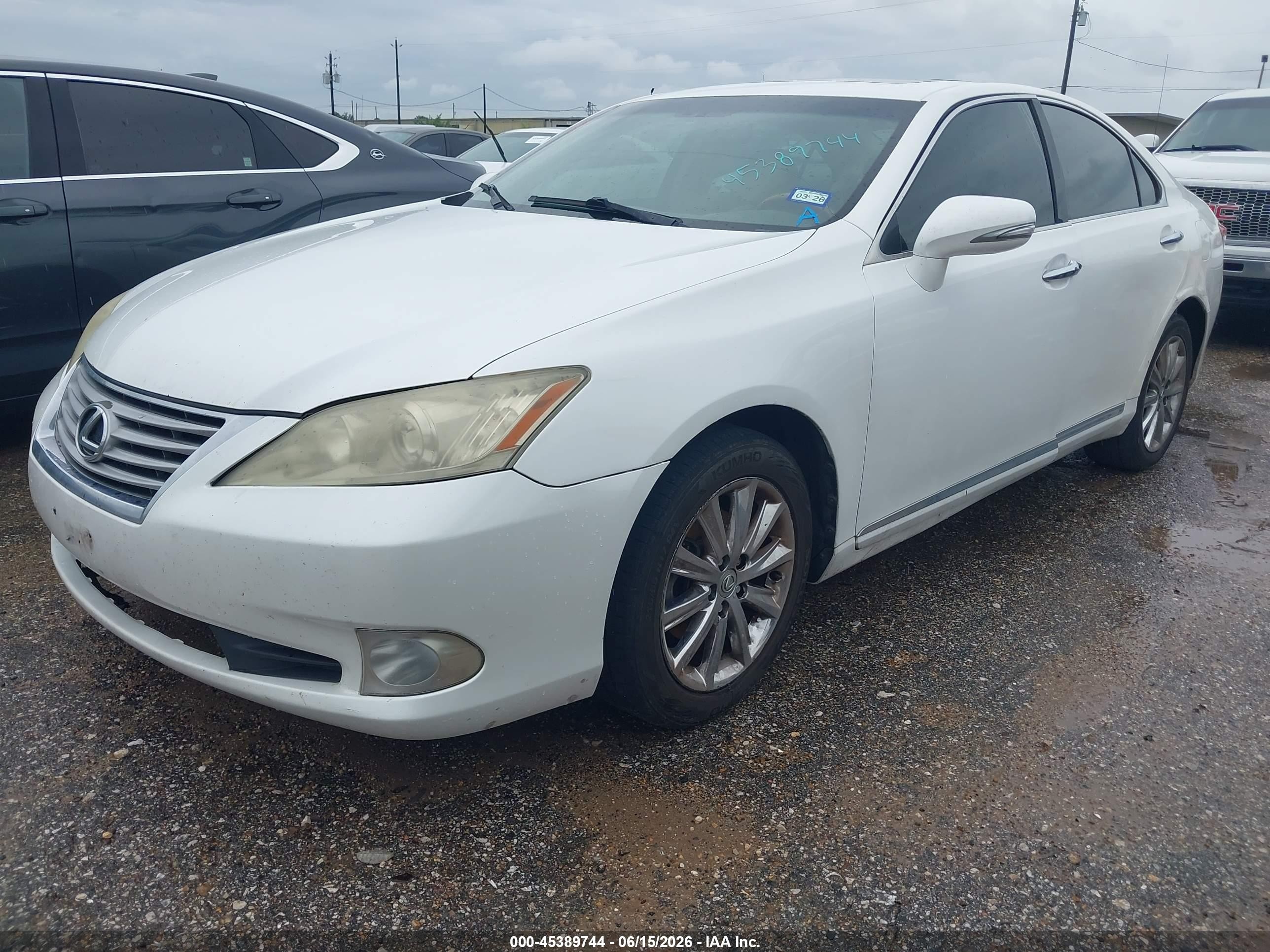 2011 Lexus Es 350   White vin: JTHBK1EG0B2445357