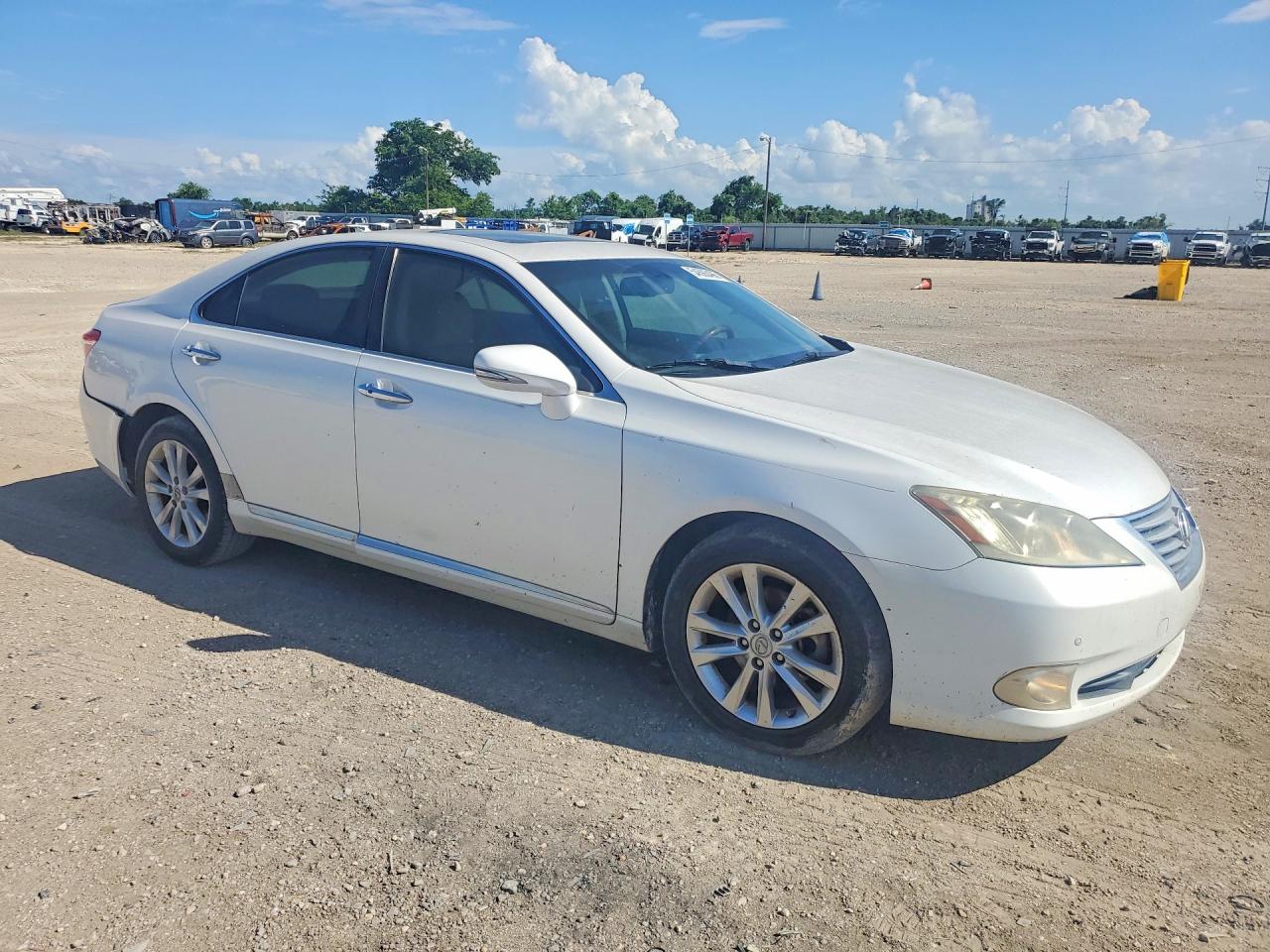 2011 Lexus Es 350 Белый vin: JTHBK1EG0B2447240