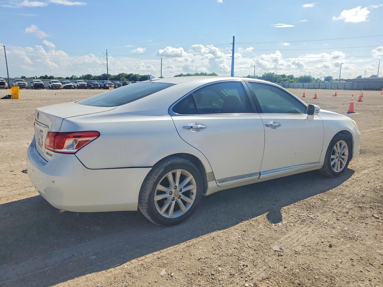 2011 Lexus Es 350 Белый vin: JTHBK1EG0B2447240