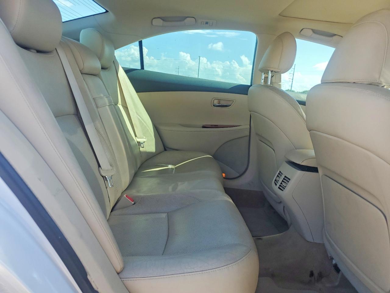 2011 Lexus Es 350 Белый vin: JTHBK1EG0B2447240