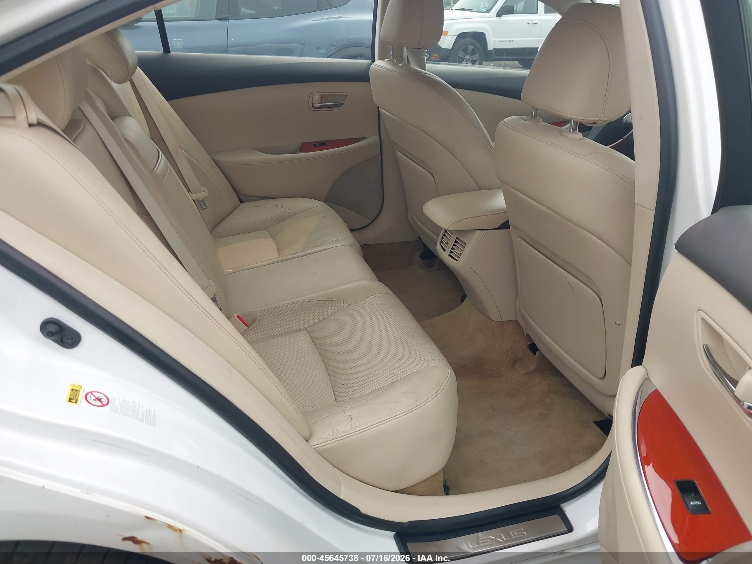 2011 Lexus Es 350   Белый vin: JTHBK1EG0B2449179