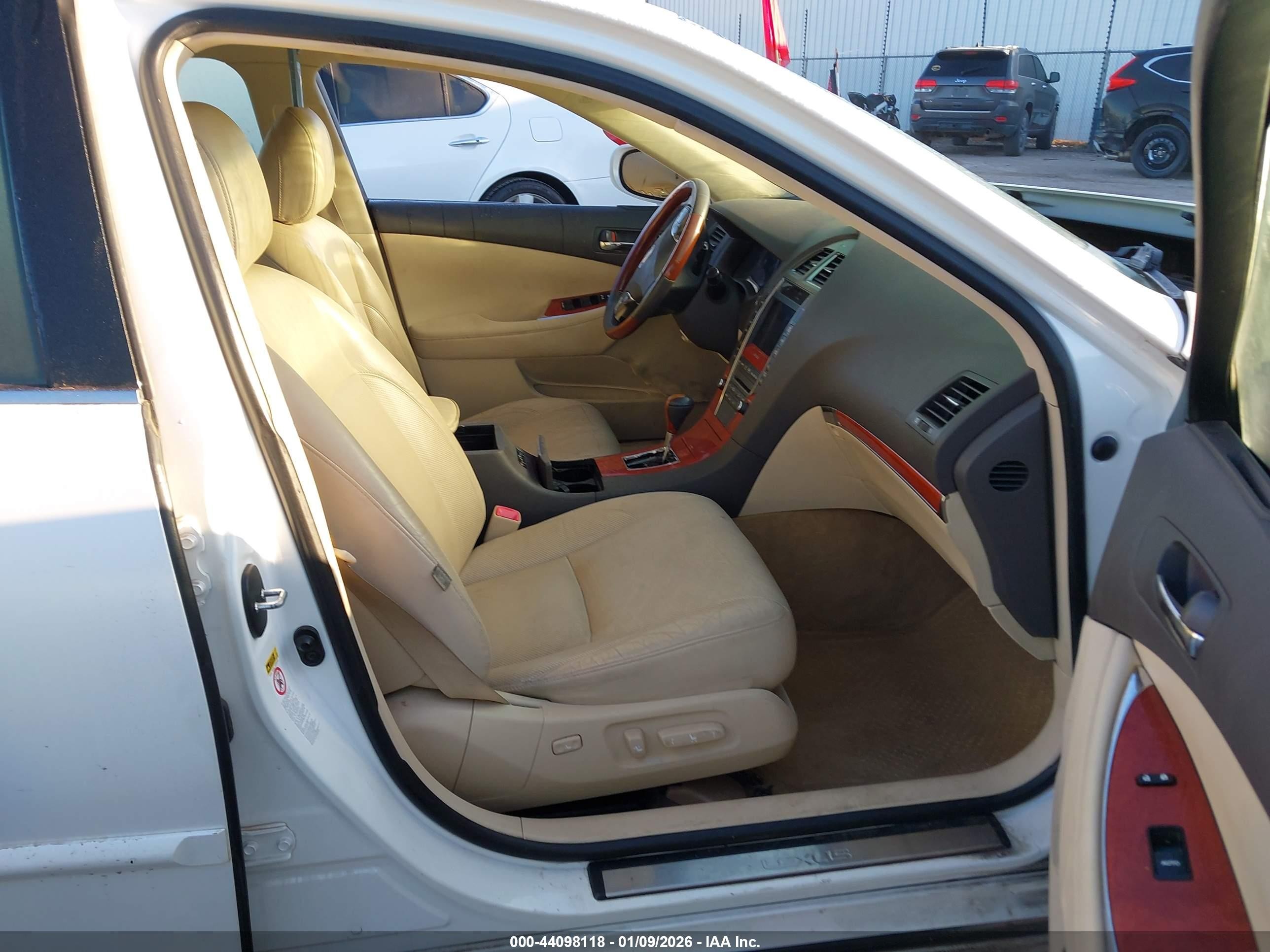 2011 Lexus Es 350   White vin: JTHBK1EG0B2457041