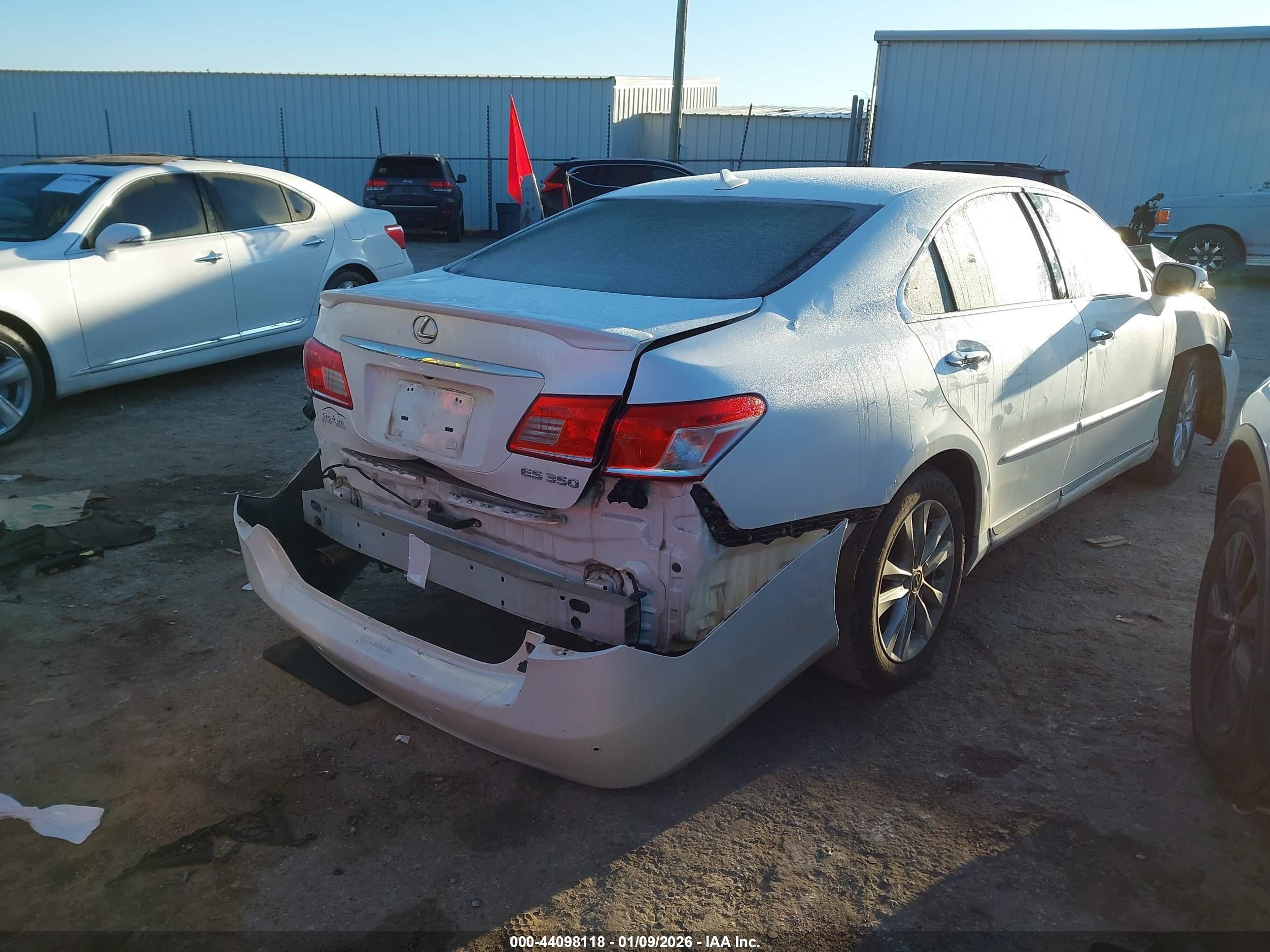 2011 Lexus Es 350   White vin: JTHBK1EG0B2457041