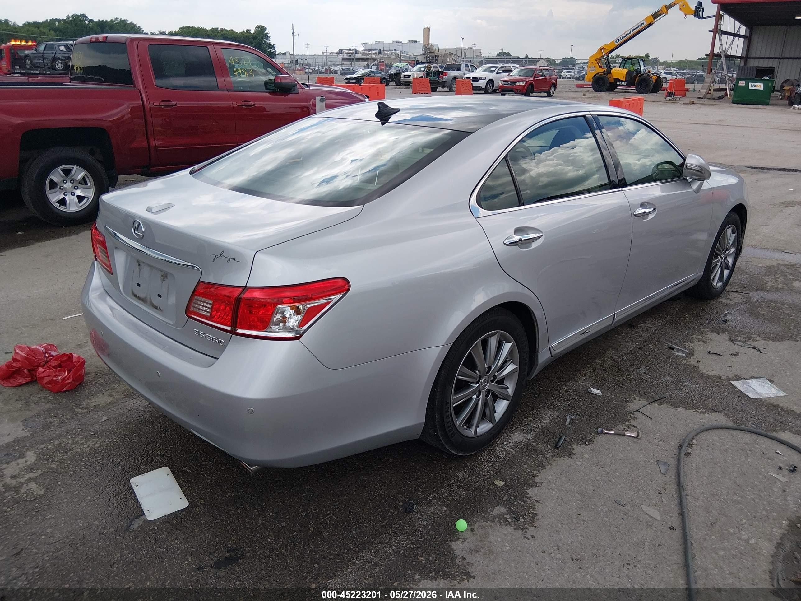 2011 Lexus Es 350   Silver vin: JTHBK1EG0B2466029