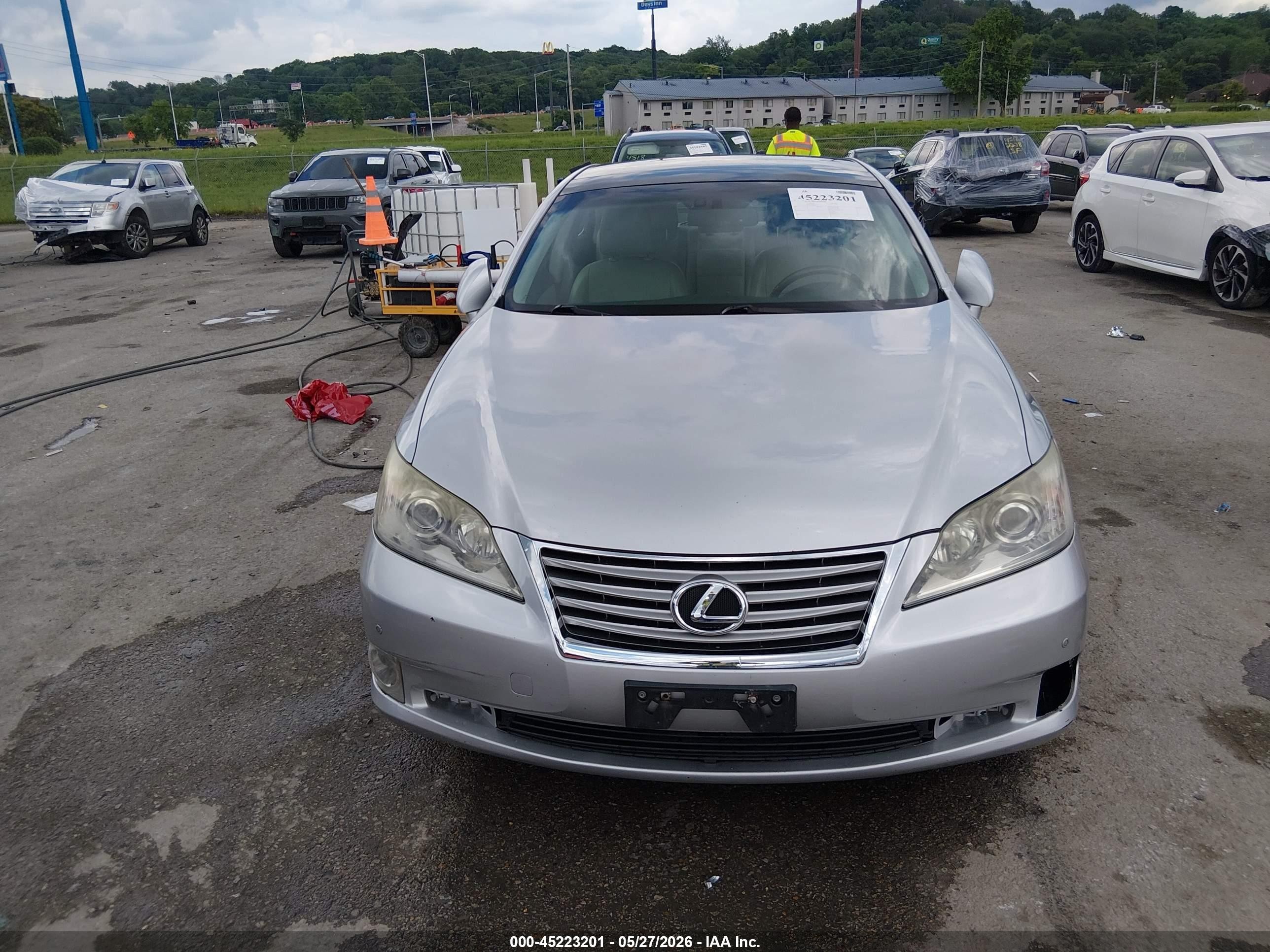 2011 Lexus Es 350   Silver vin: JTHBK1EG0B2466029