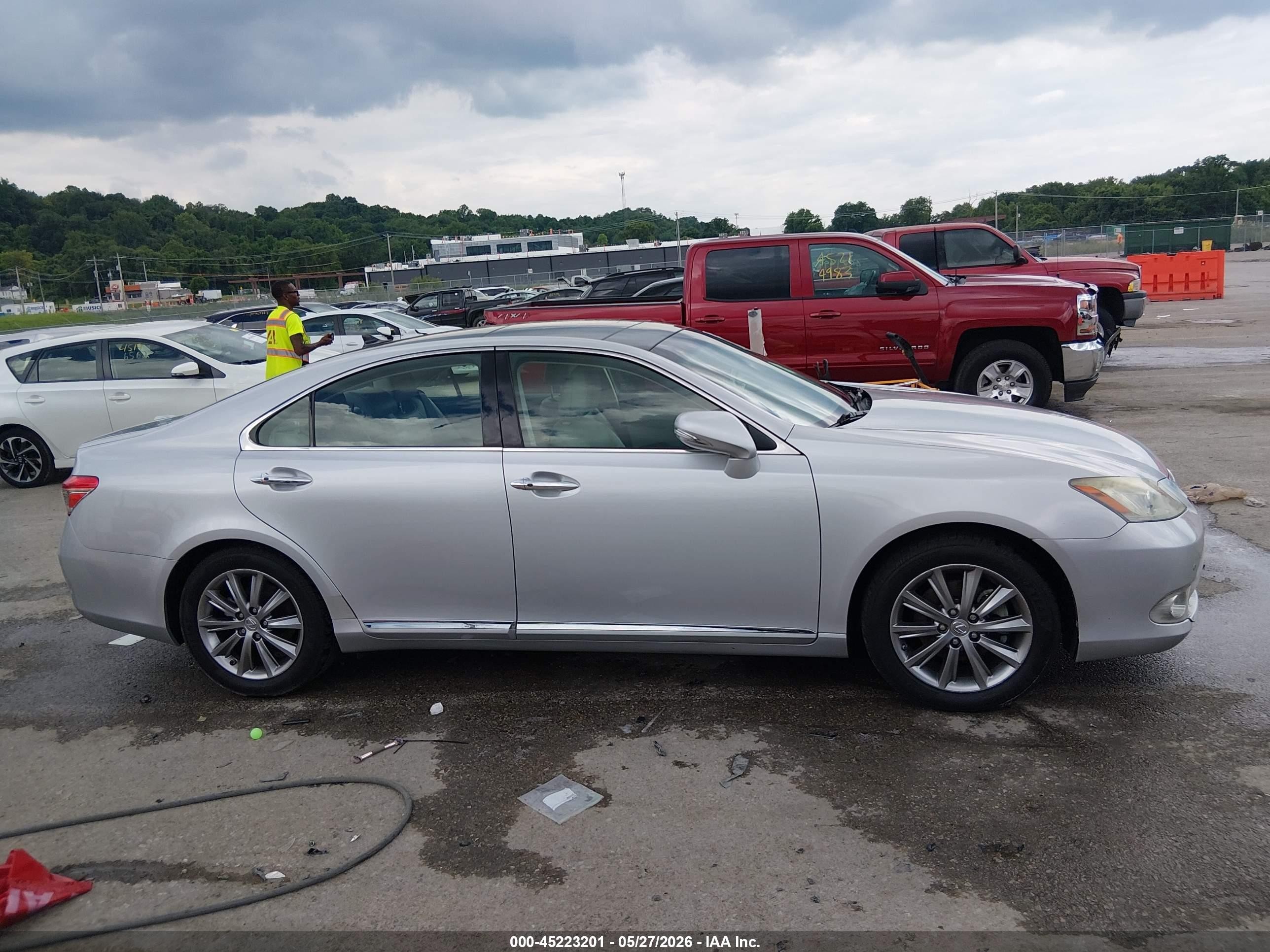 2011 Lexus Es 350   Silver vin: JTHBK1EG0B2466029