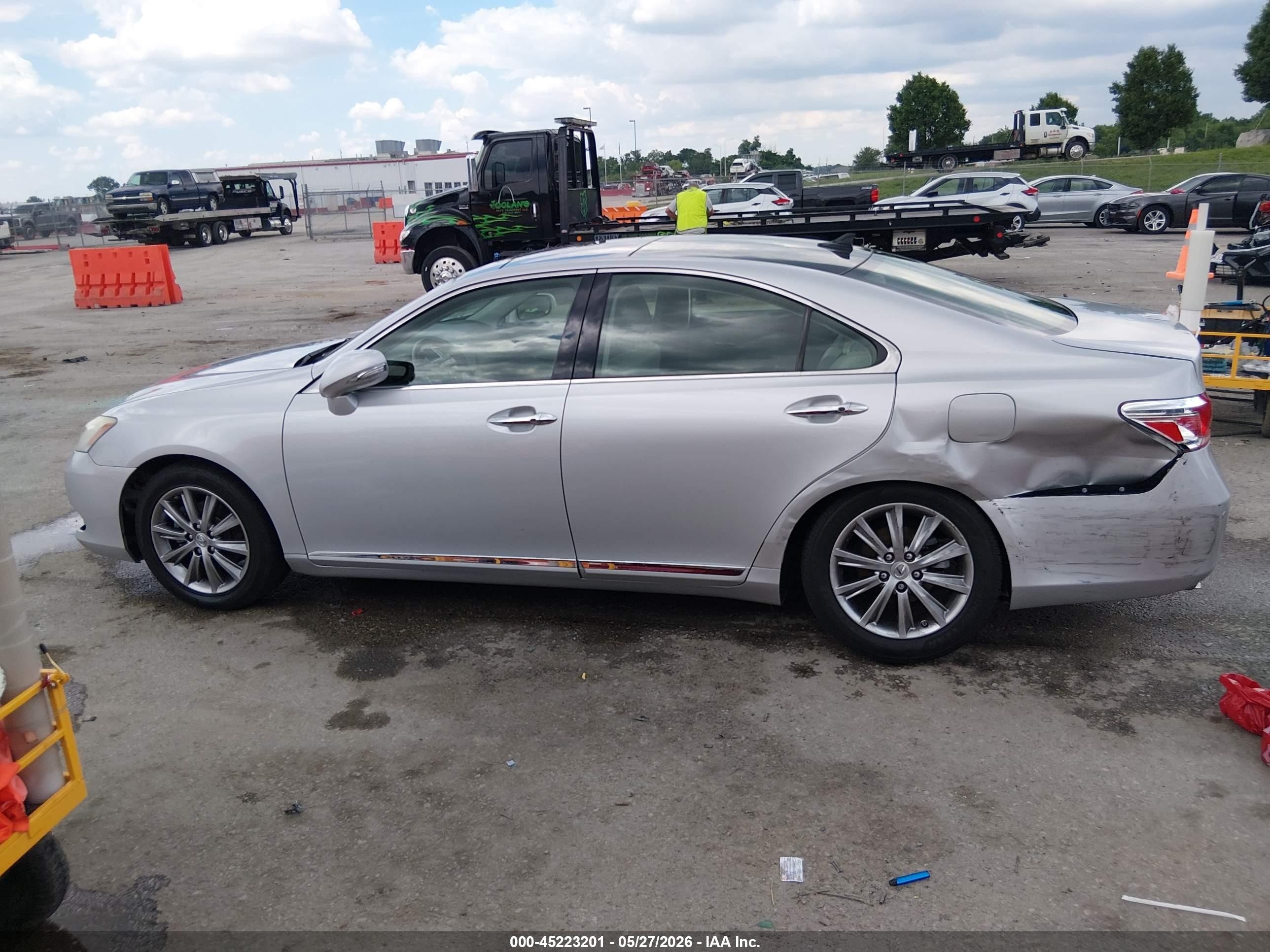 2011 Lexus Es 350   Silver vin: JTHBK1EG0B2466029