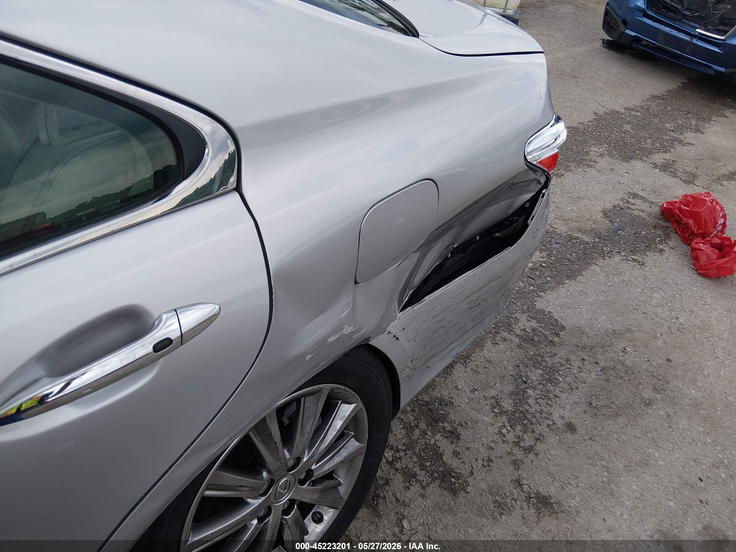 2011 Lexus Es 350   Silver vin: JTHBK1EG0B2466029